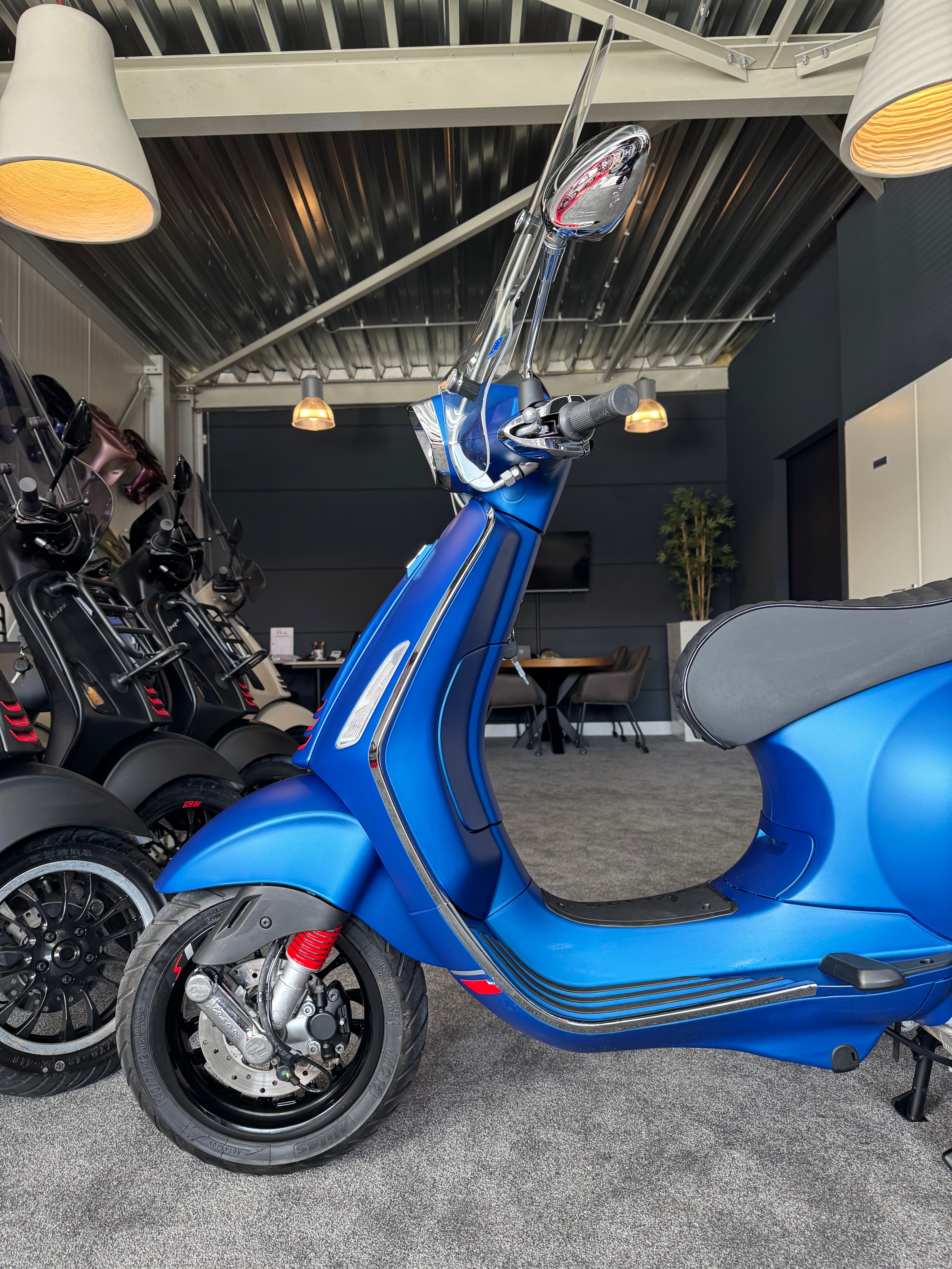 Vespa sprint 50s | 2025 | Garantie | Brom | Nieuwstaat