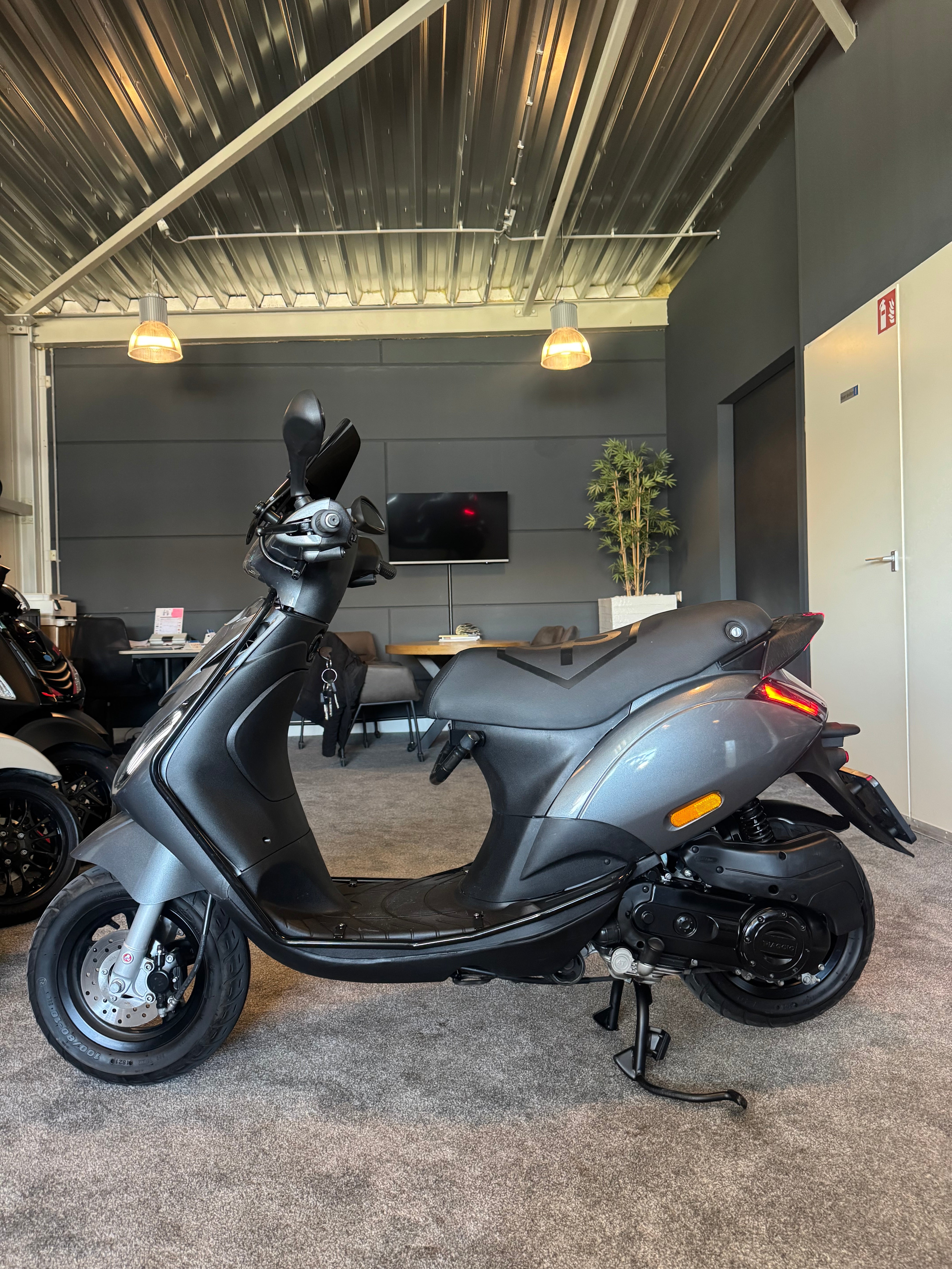 Piaggio Zip 50s | Full option | Brom | Garantie | Custom