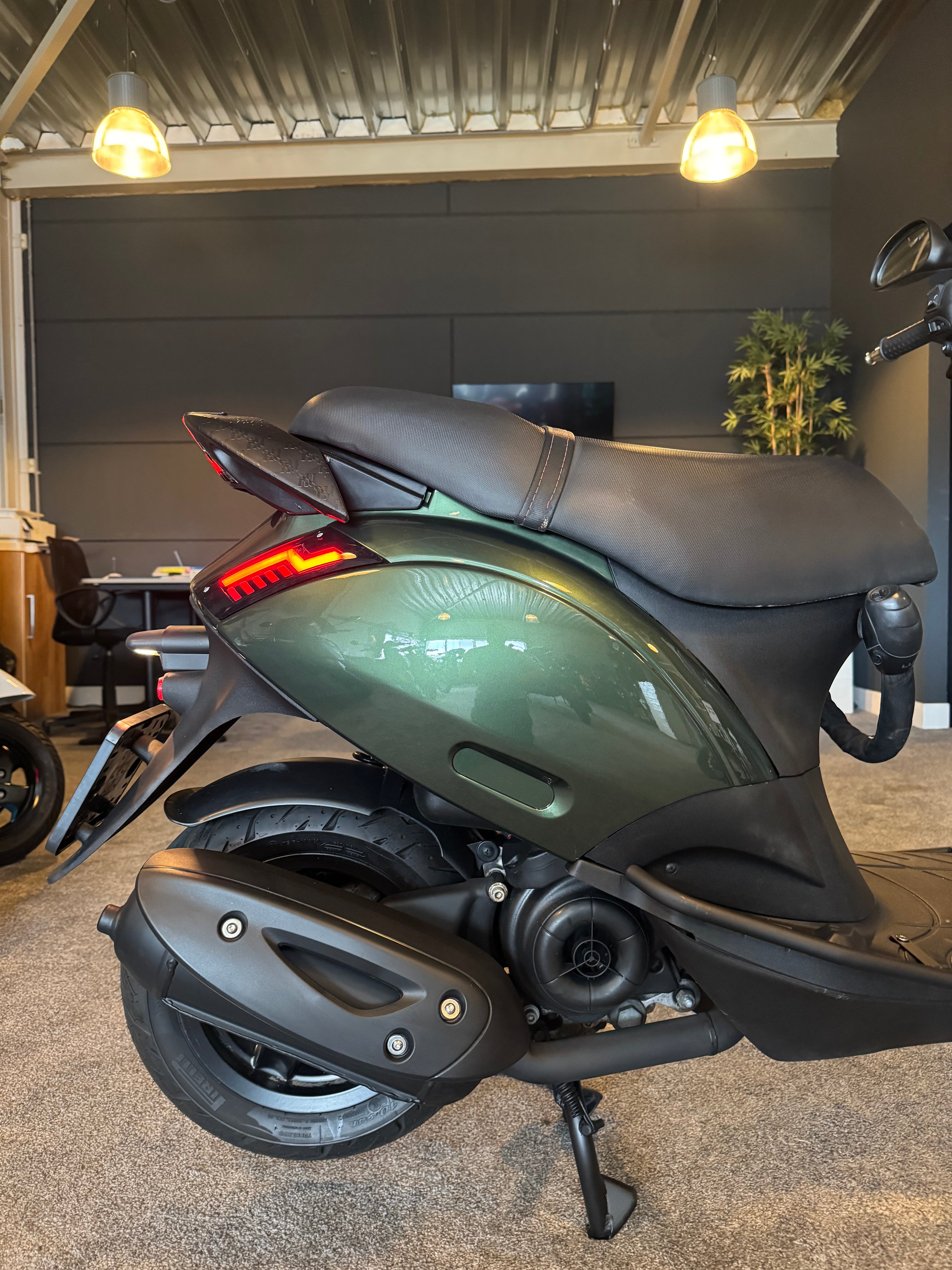 Piaggio Zip 50S | Custom | 2023 | Weinig km | Full option
