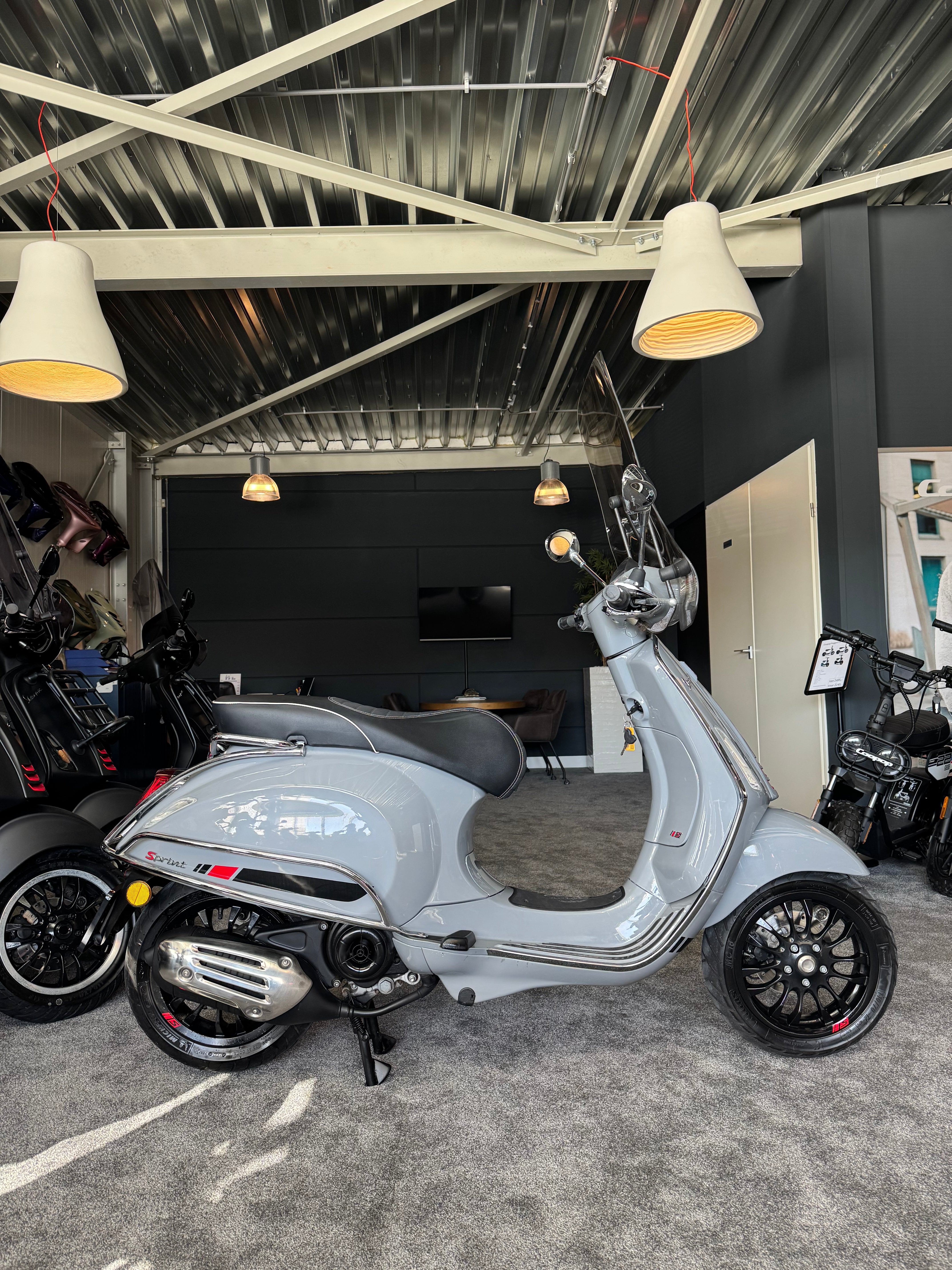 Vespa sprint 50s | Nardo | Garantie | Dealer onderhouden