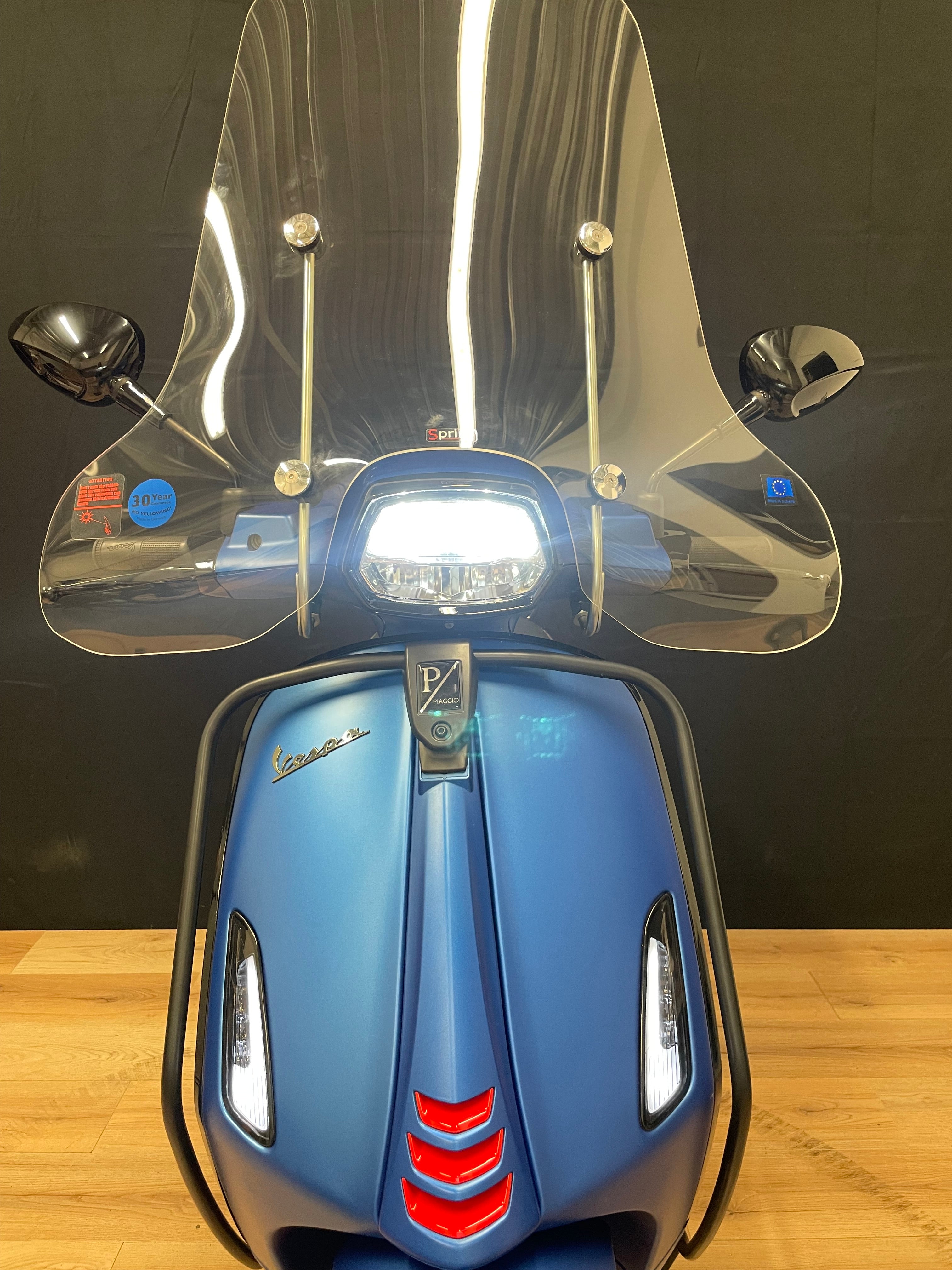 Vespa sprint | Full option | Garantie | Snor / Brom | Led