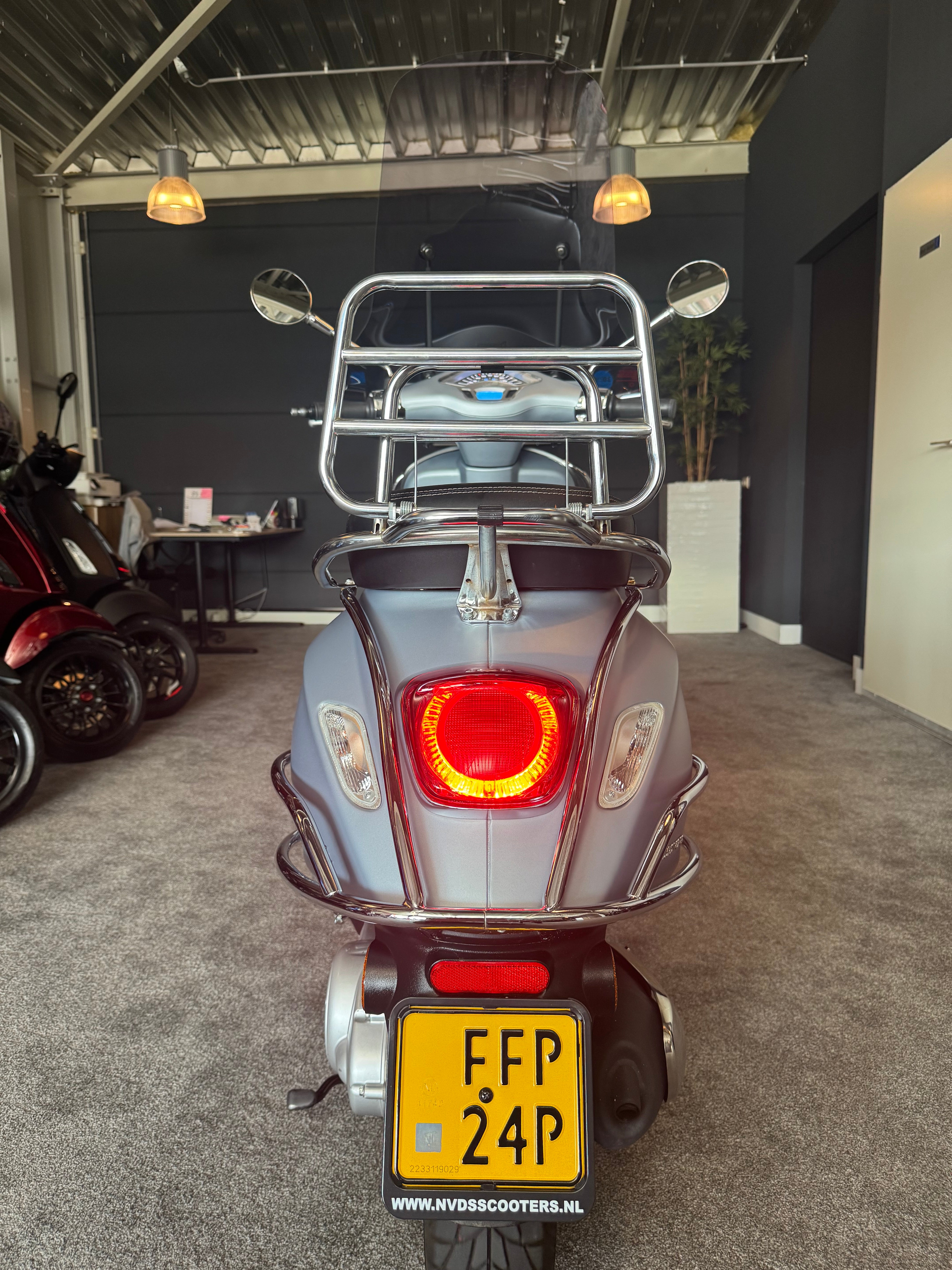 Vespa Primavera 50S | Brom | Garantie | Uniek