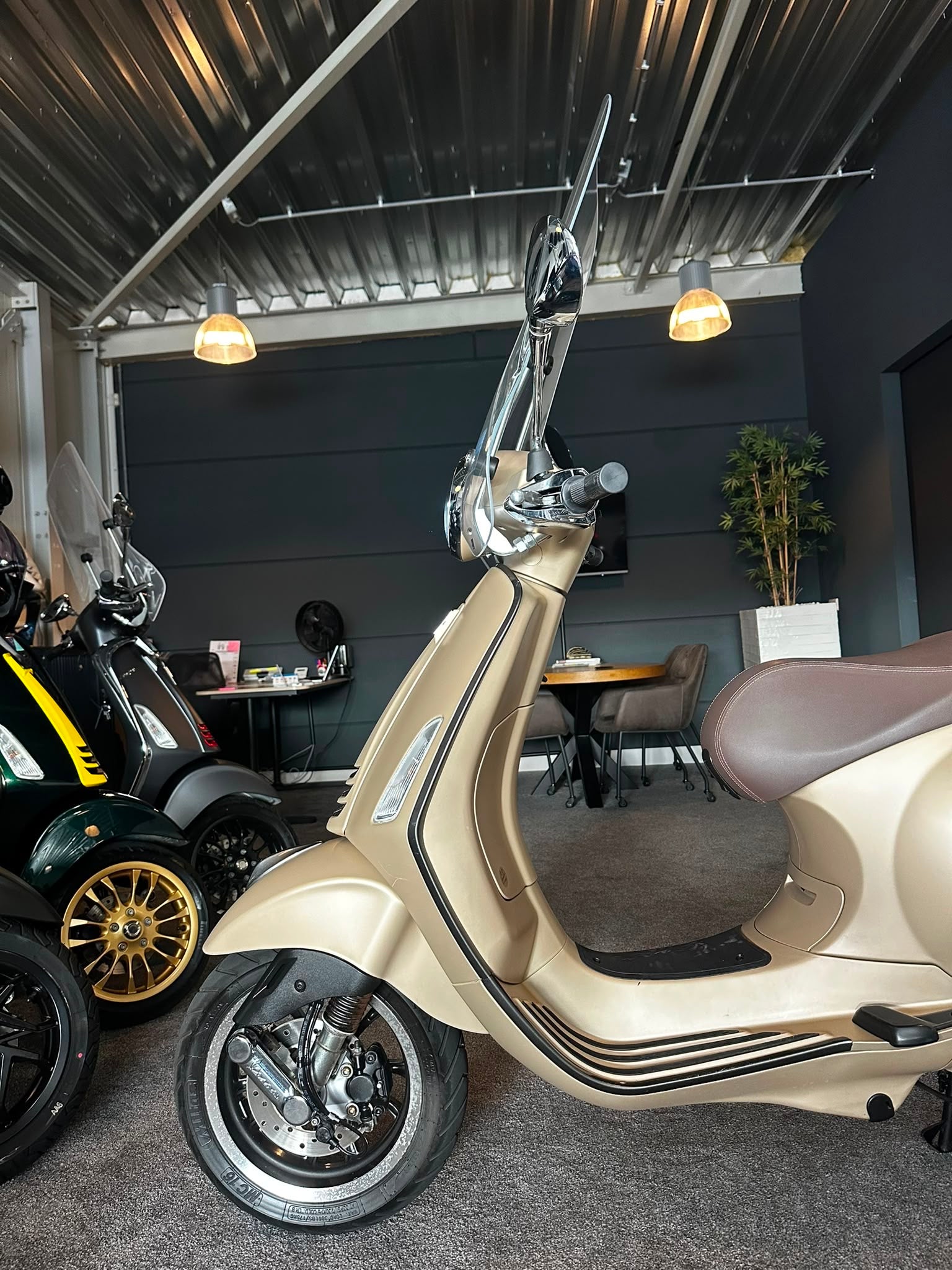 Vespa Primavera 50S | Limited edition | Garantie | 8000km