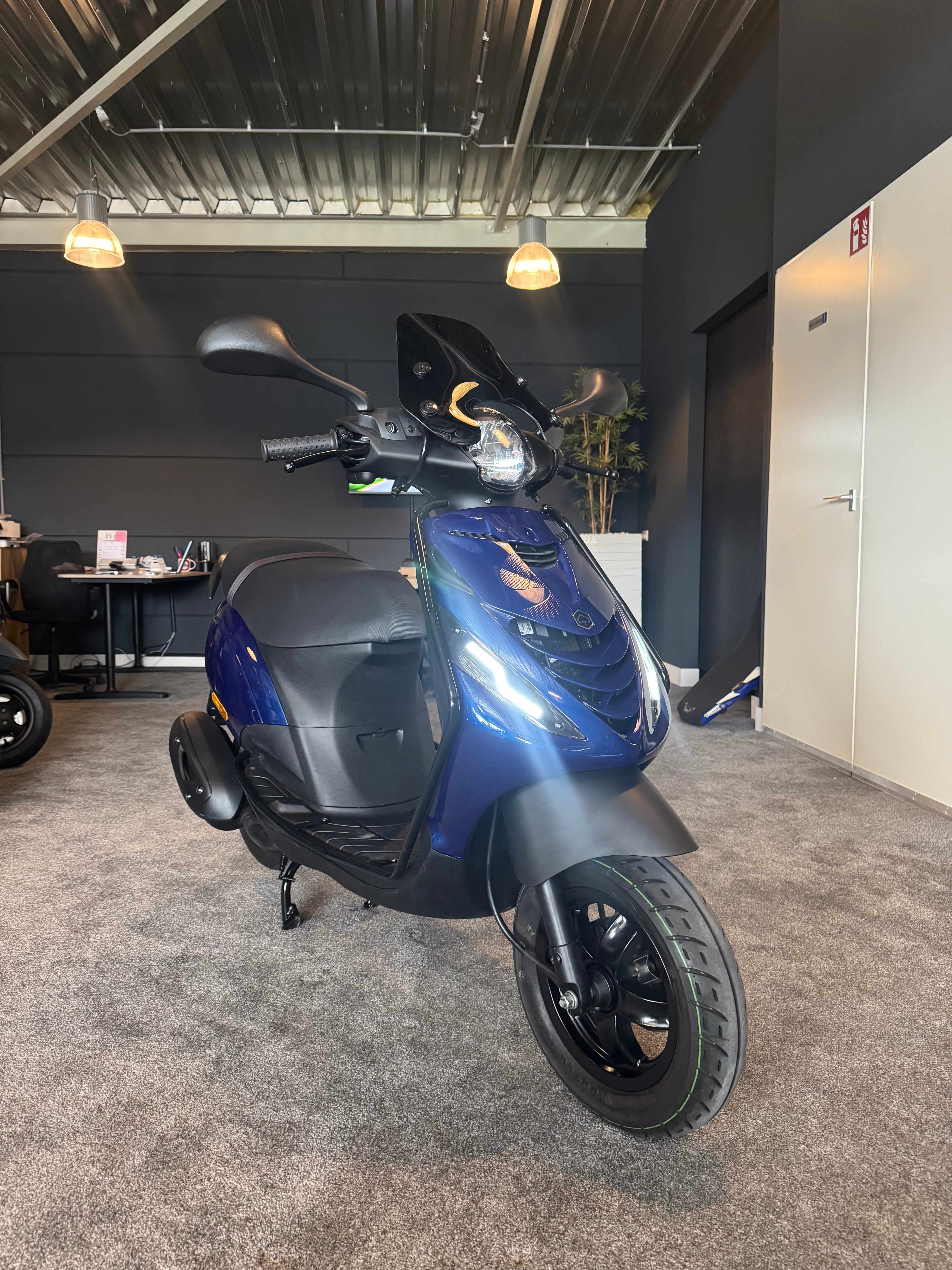 Piaggio Zip 50s |  Custom | Full Option | Brom | Nieuwstaat