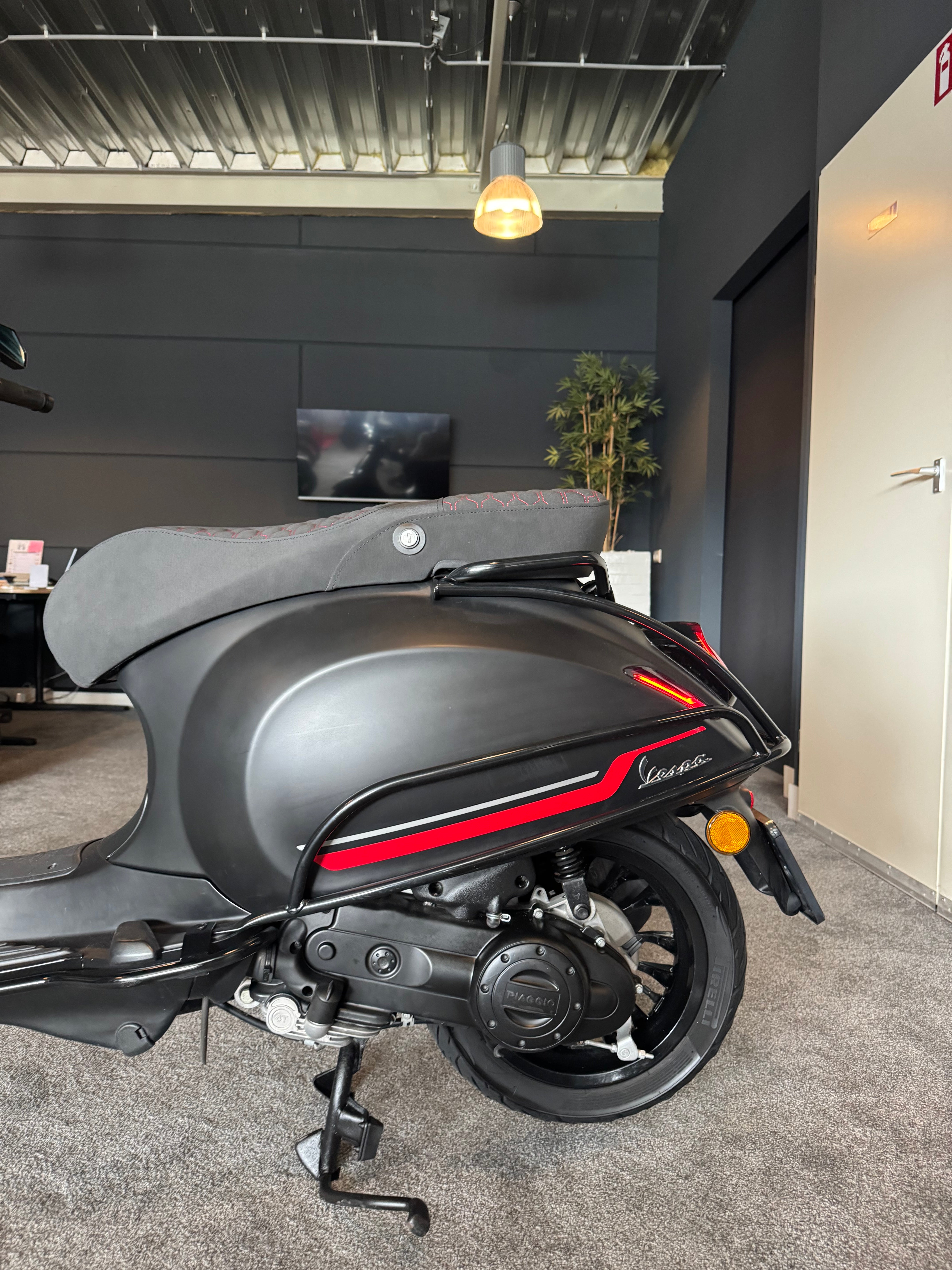 Vespa sprint 50S - Brom - Full option - Garantie - Custom