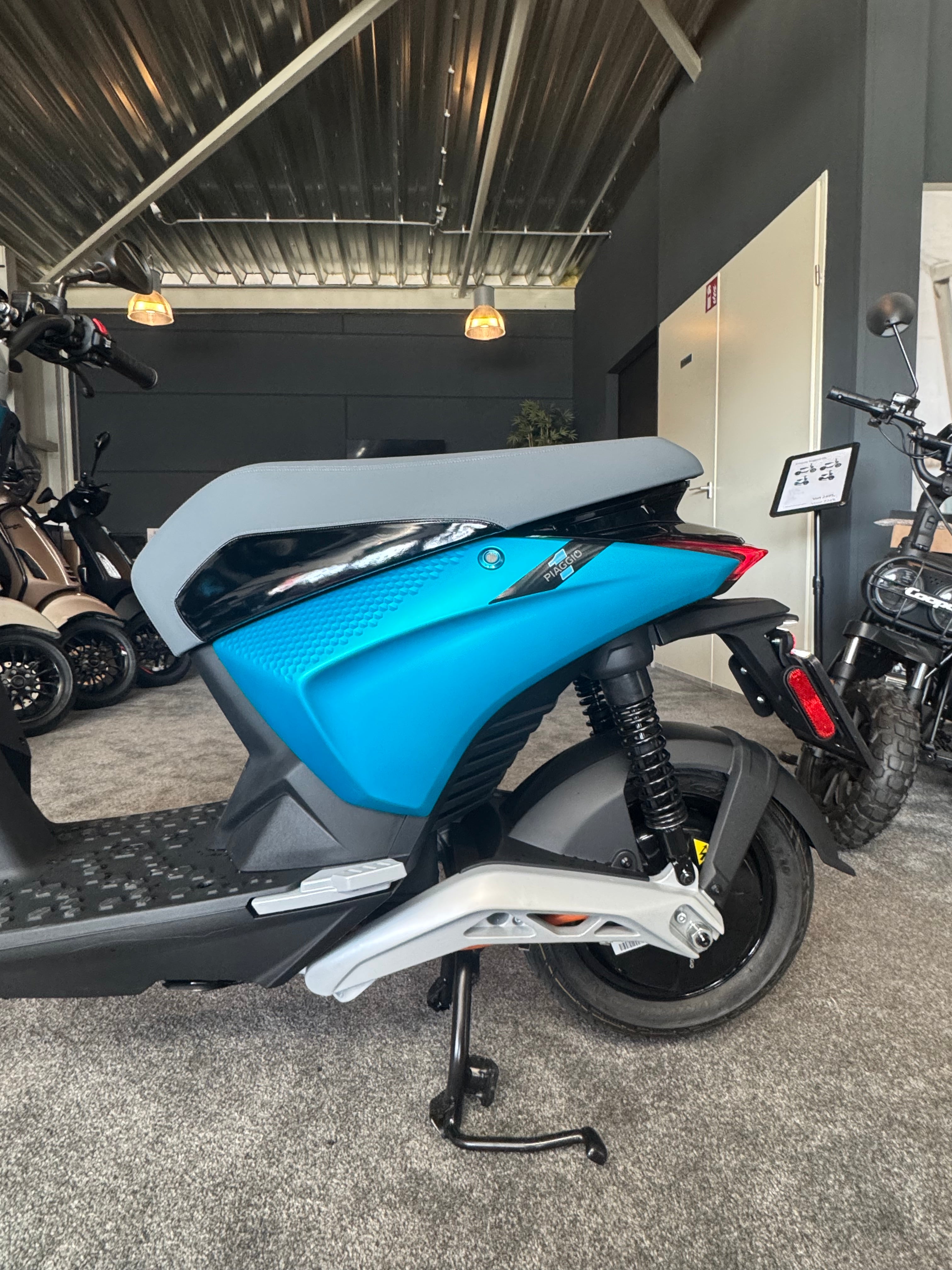 Piaggio One Elektrische Scooter - Nieuw - Artic MIX
