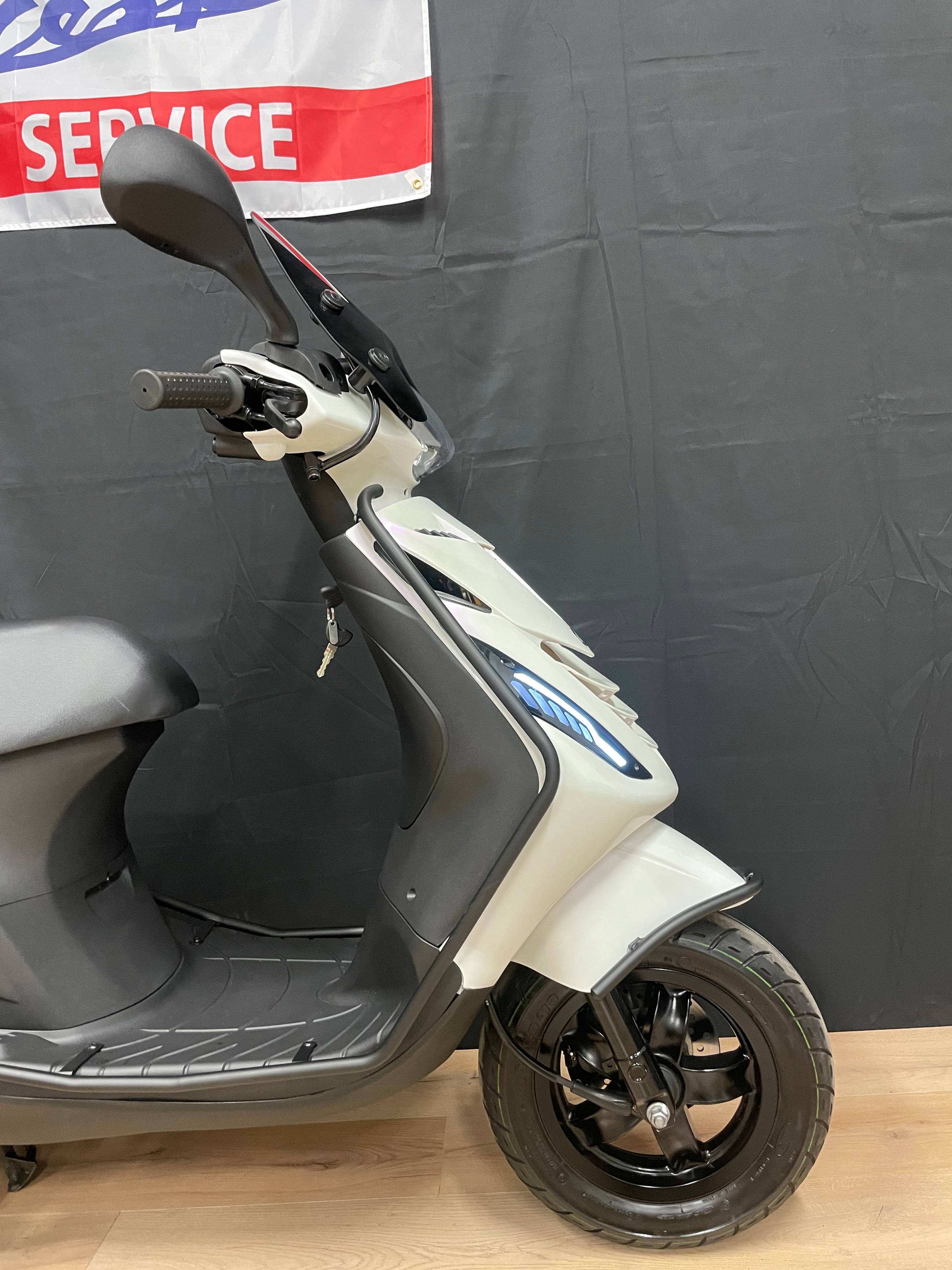 Piaggio Zip | Full option | 2023 | 3000km |Amerhyst purple