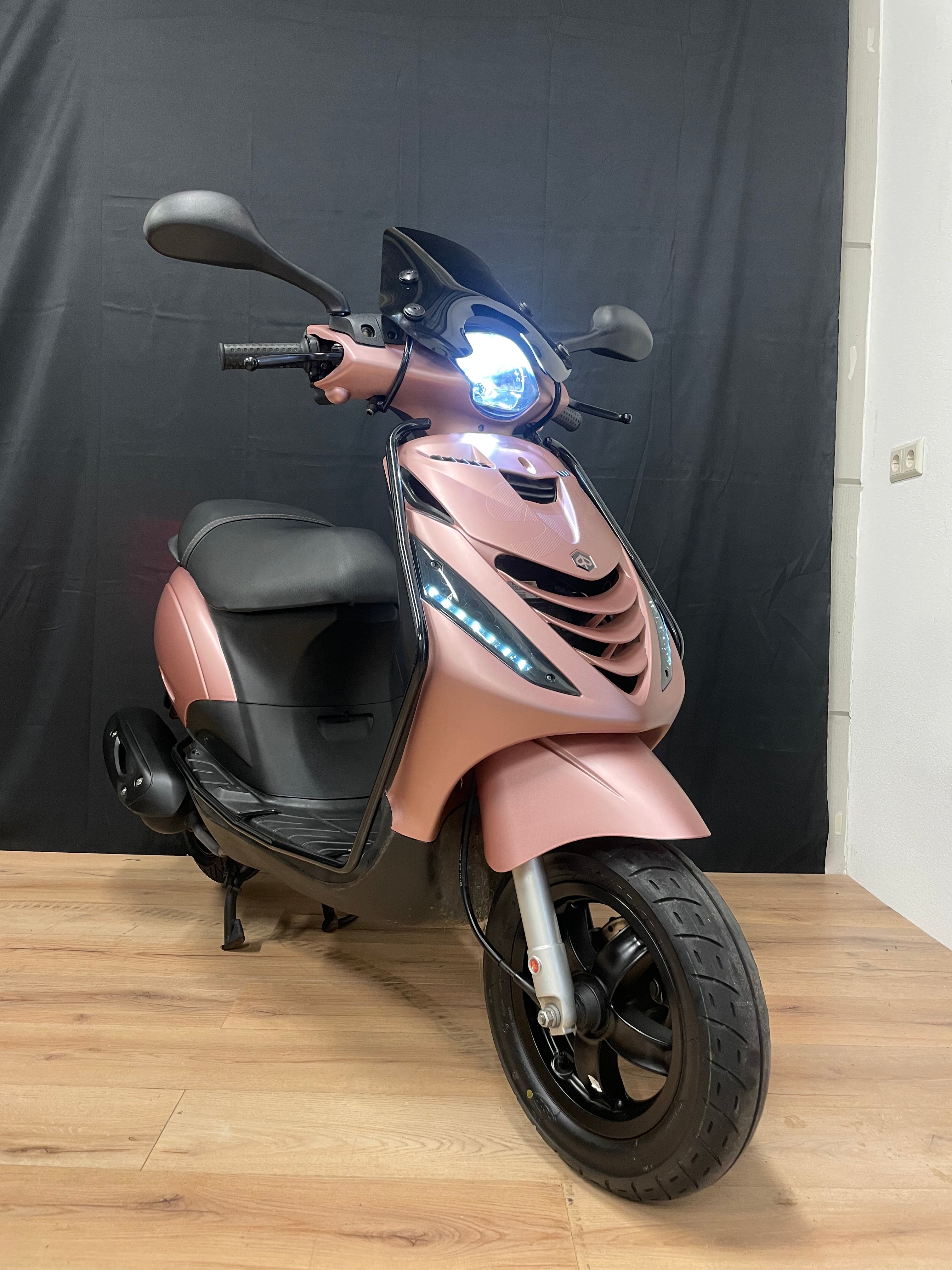 Piaggio Zip IGET - Garantie - Brom / Snor - Full option