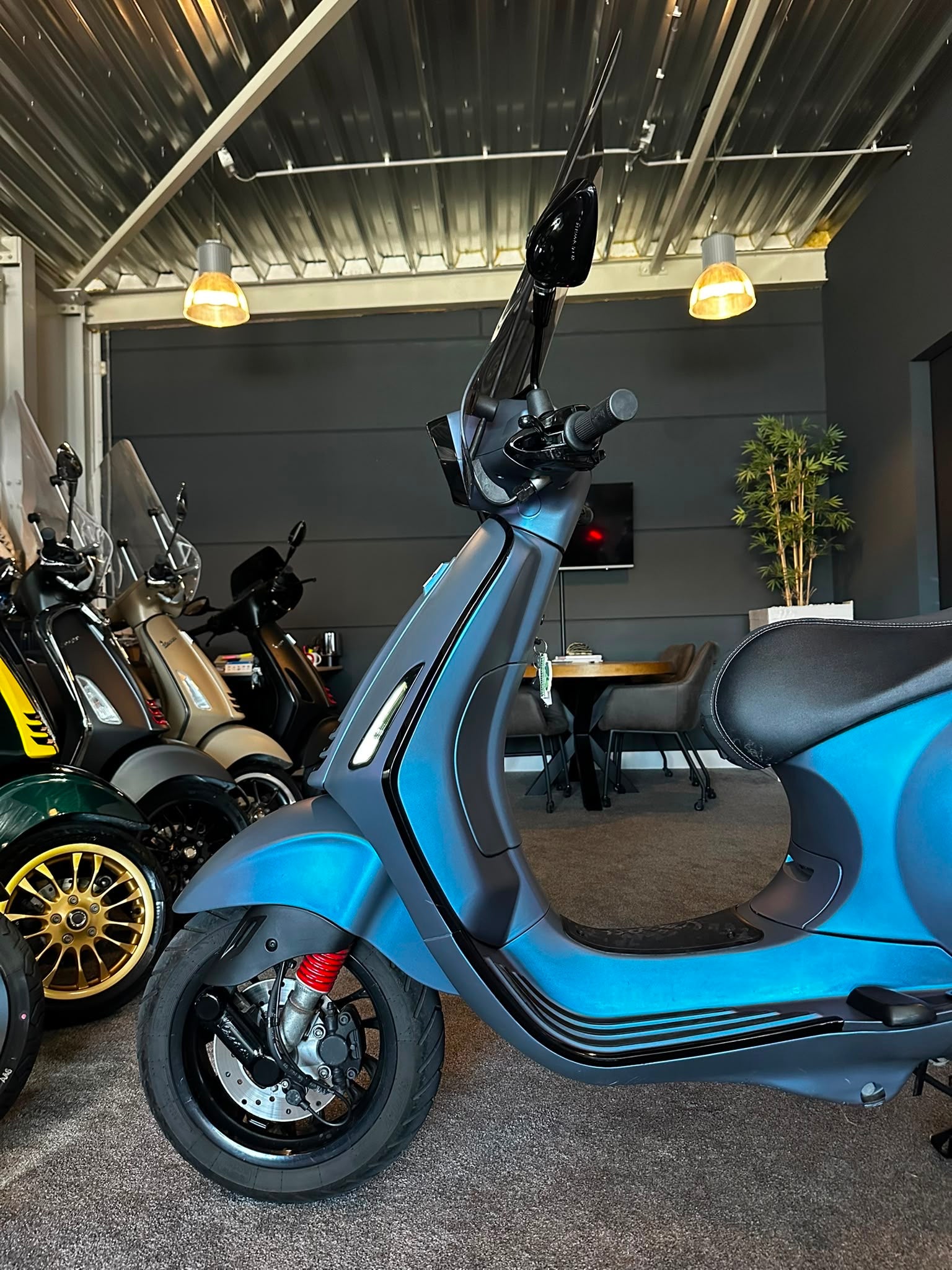 Vespa sprint 50S | Custom | Full option | Garantie | Cameleon