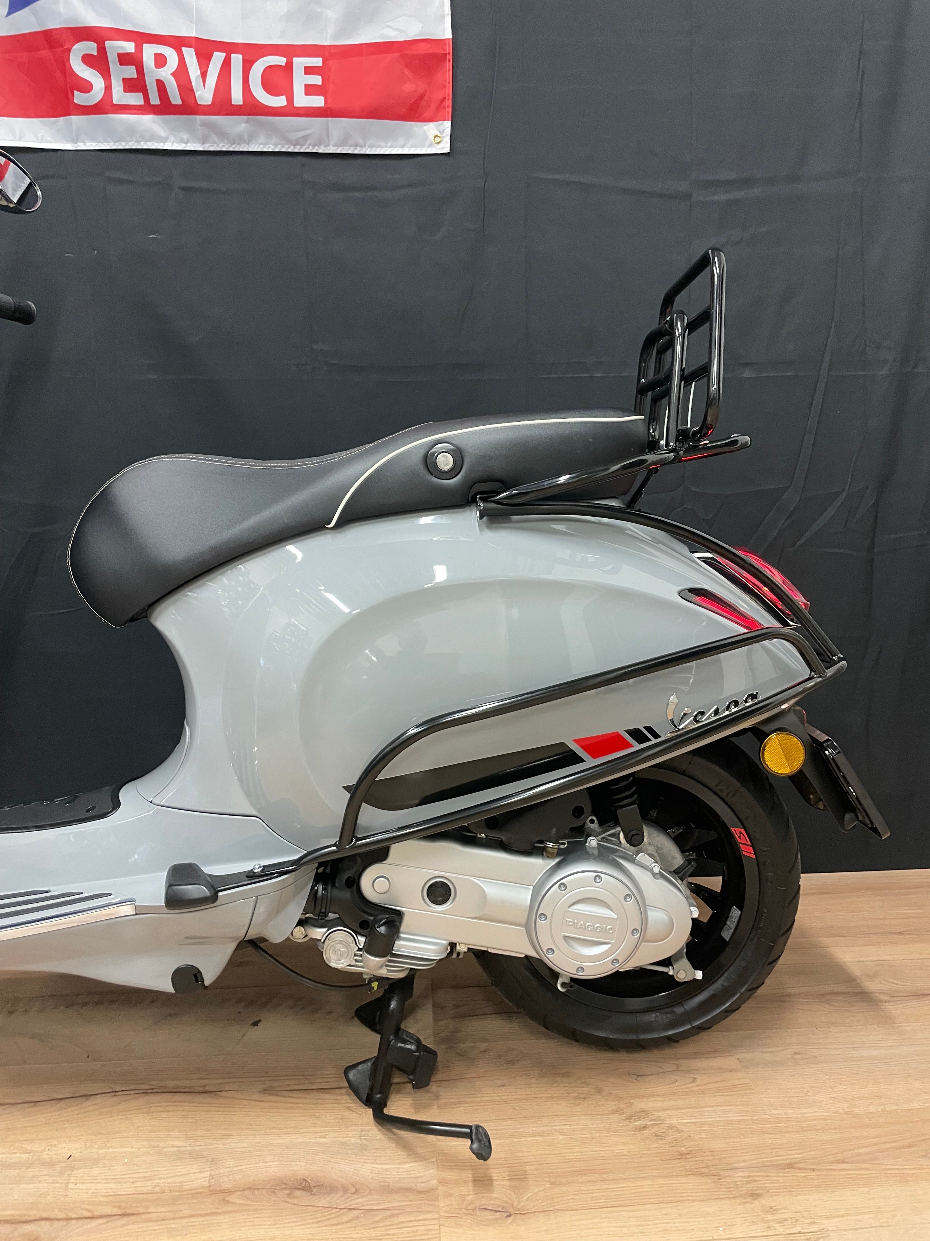 Vespa sprint 50S | Nieuwstaat | 1900km | Full option | IGET