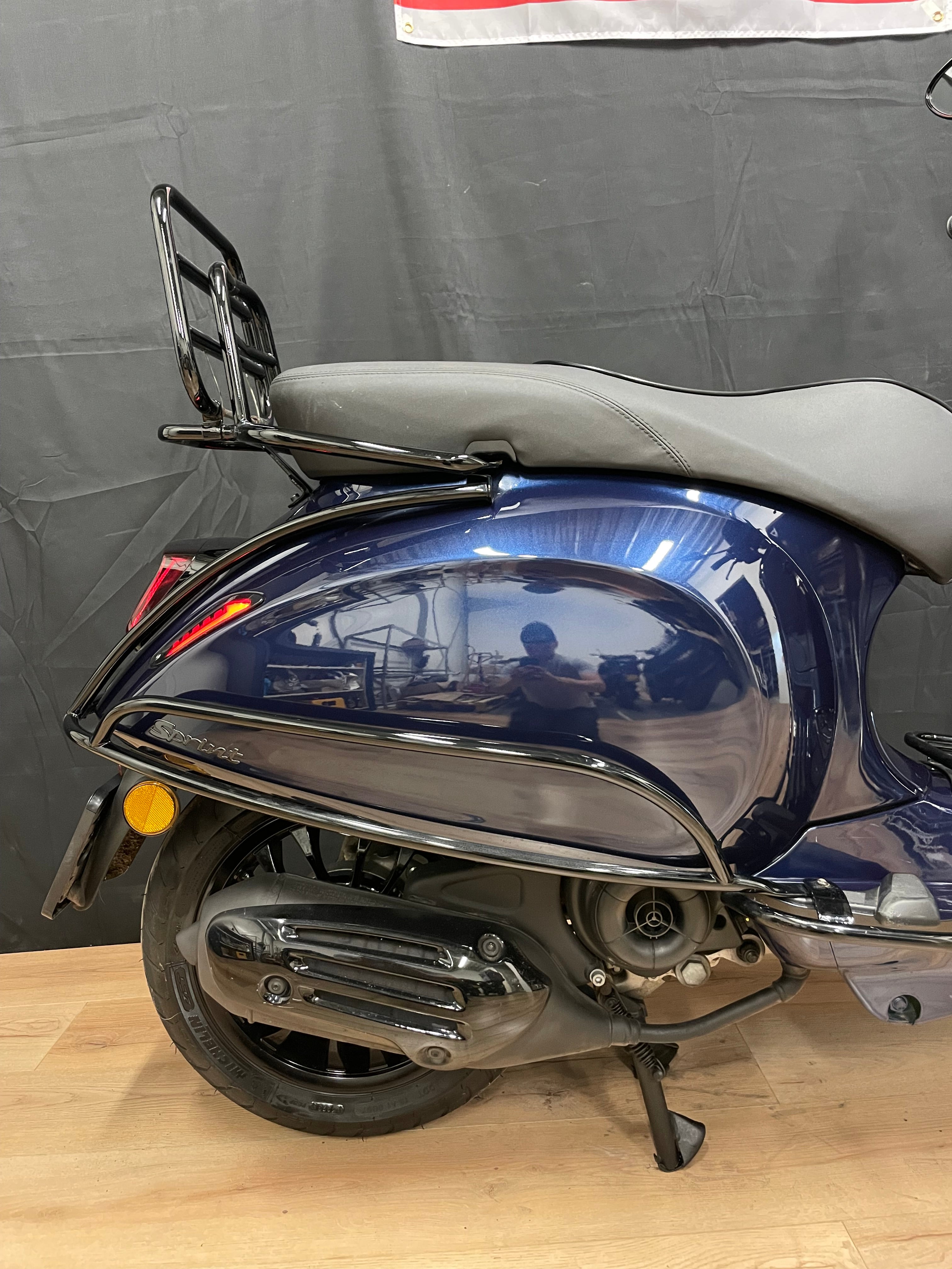 Vespa sprint | Custom - Full option - IGET E4 - 1e eigenaar