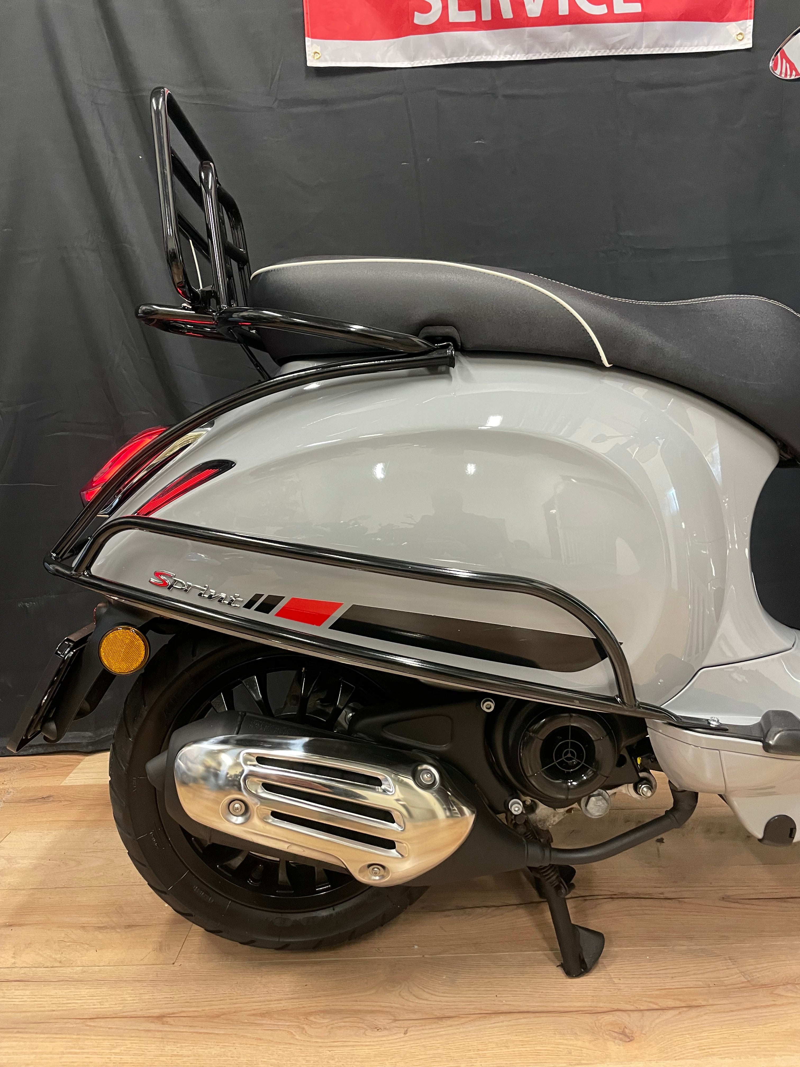 Vespa sprint 50S | Nieuwstaat | 1900km | Full option | IGET