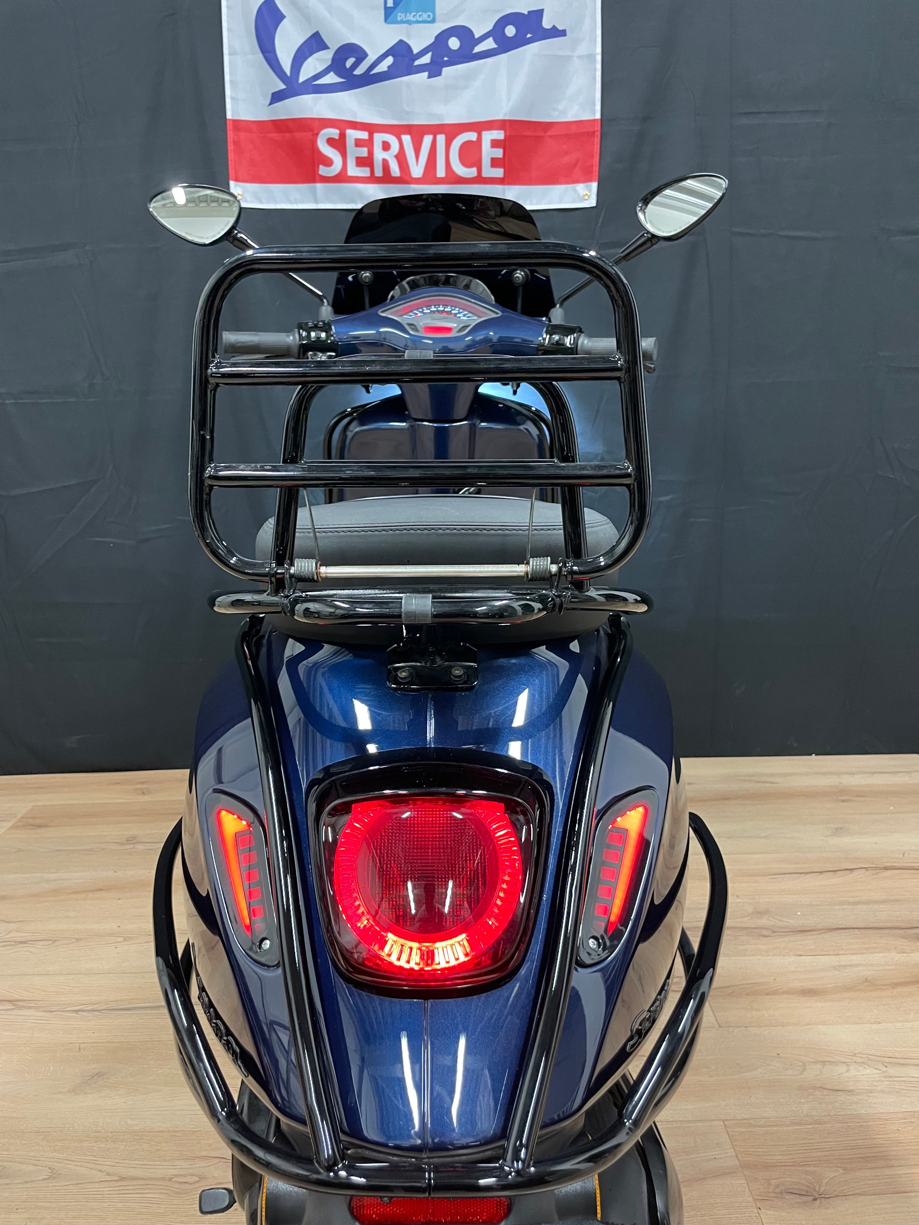 Vespa sprint | Custom - Full option - IGET E4 - 1e eigenaar