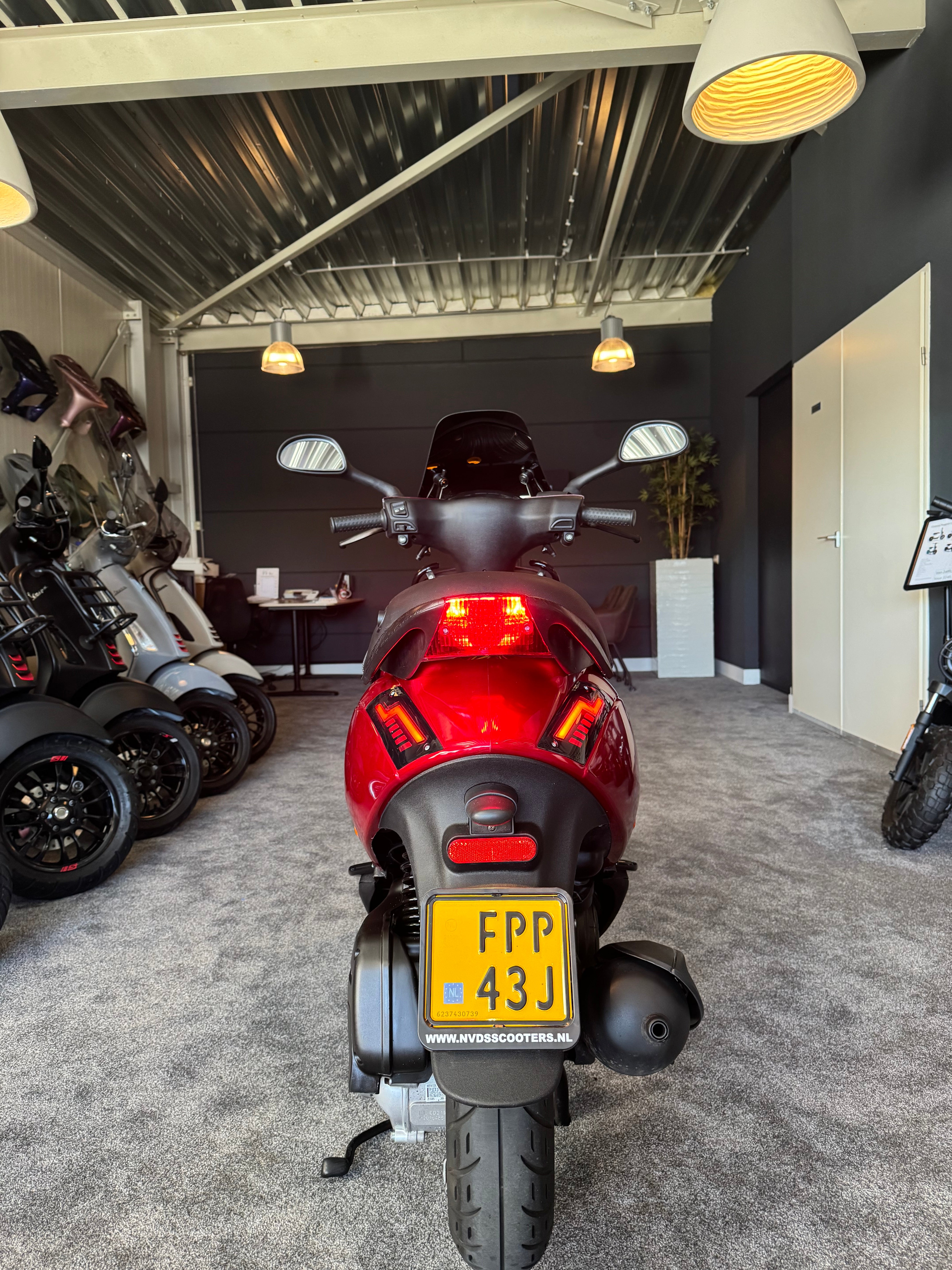 Piaggio Zip 50s | Full option | Custom | Brom | 1e eigenaar