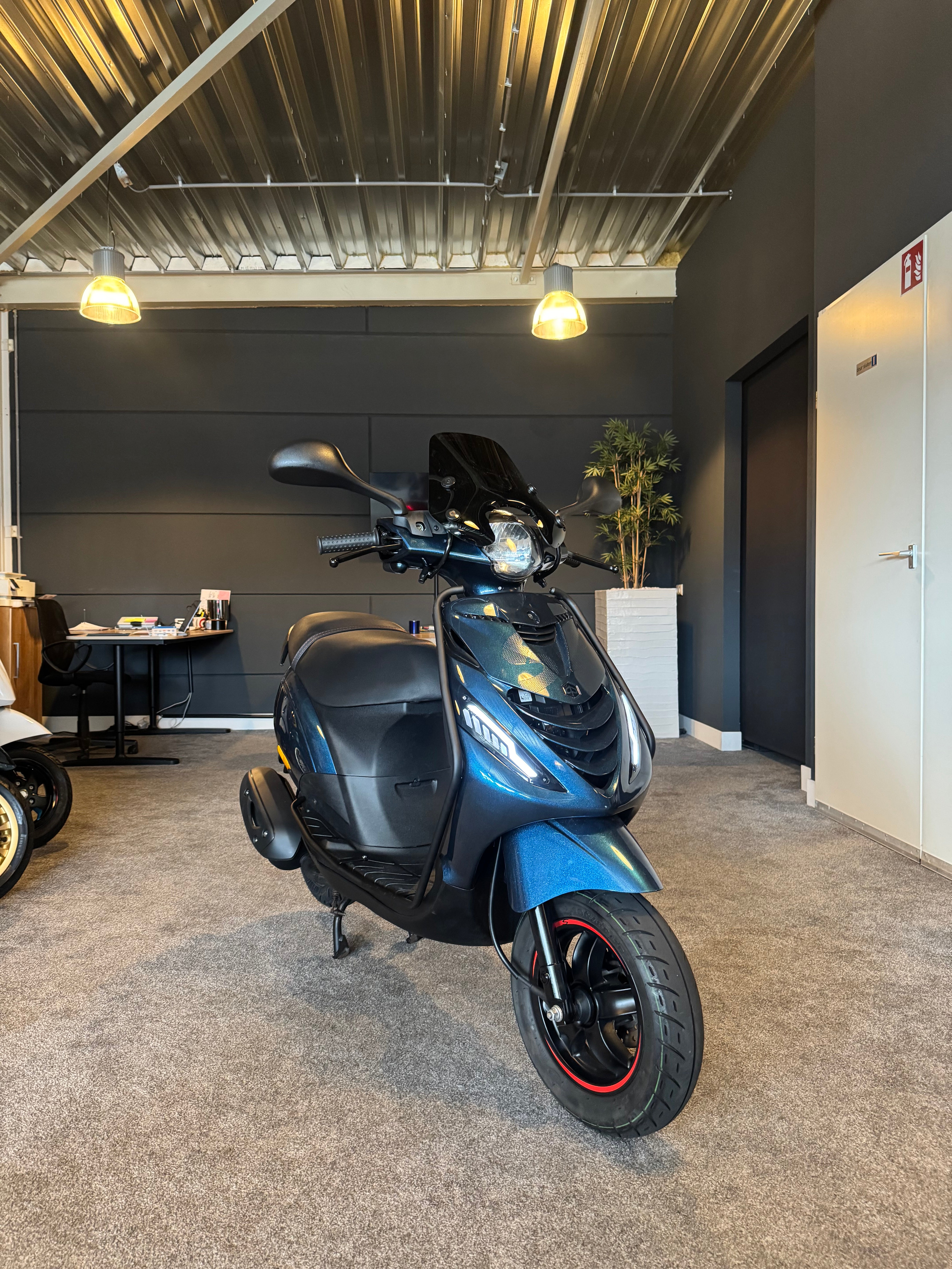 Piaggio Zip 50S | Full option | Brom | 1e eigenaar | Garantie