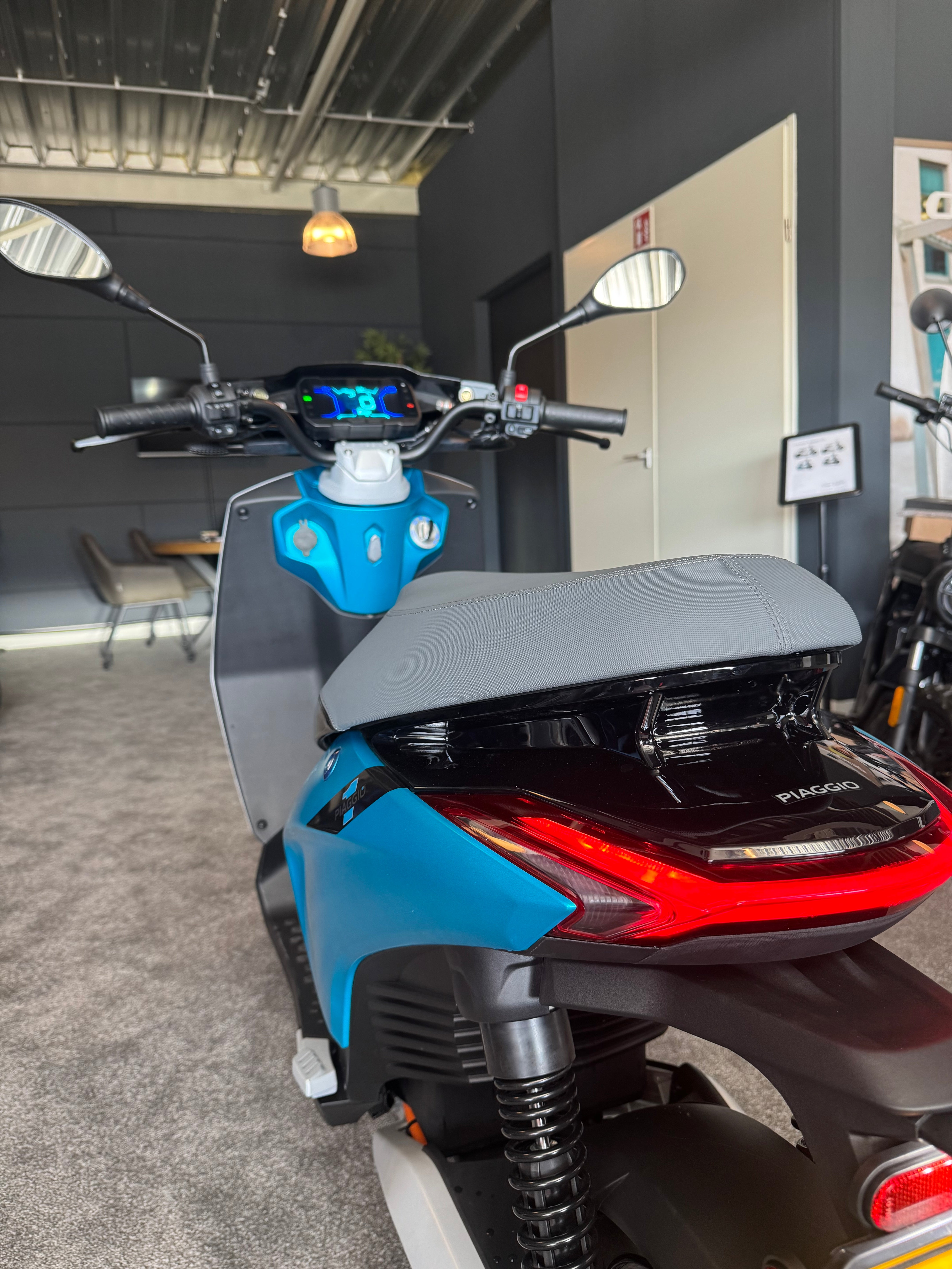 Piaggio One Elektrische Scooter - Nieuw - Artic MIX