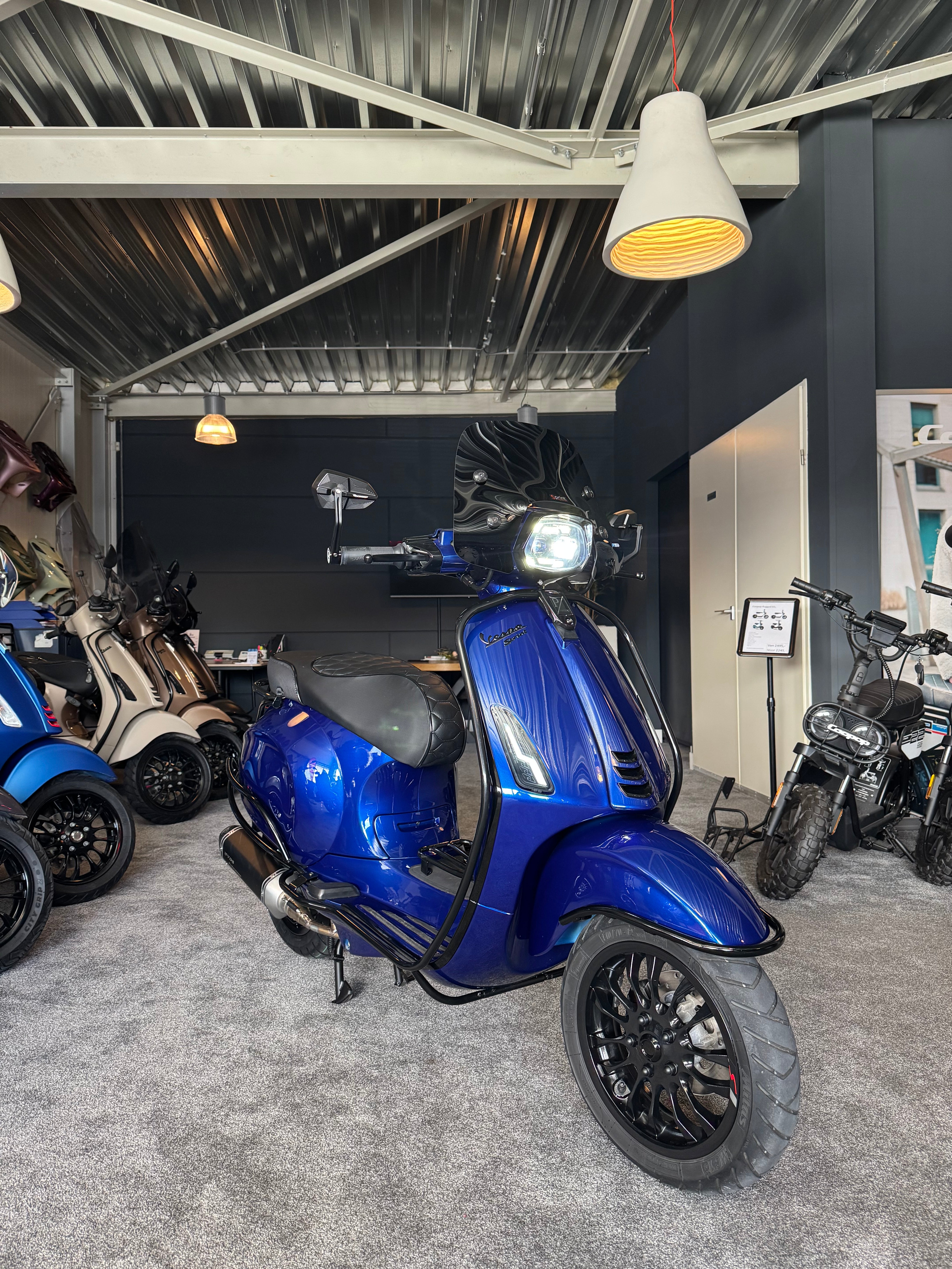 Vespa sprint 50S | Custom | Full option | Nieuwstaat |3000km