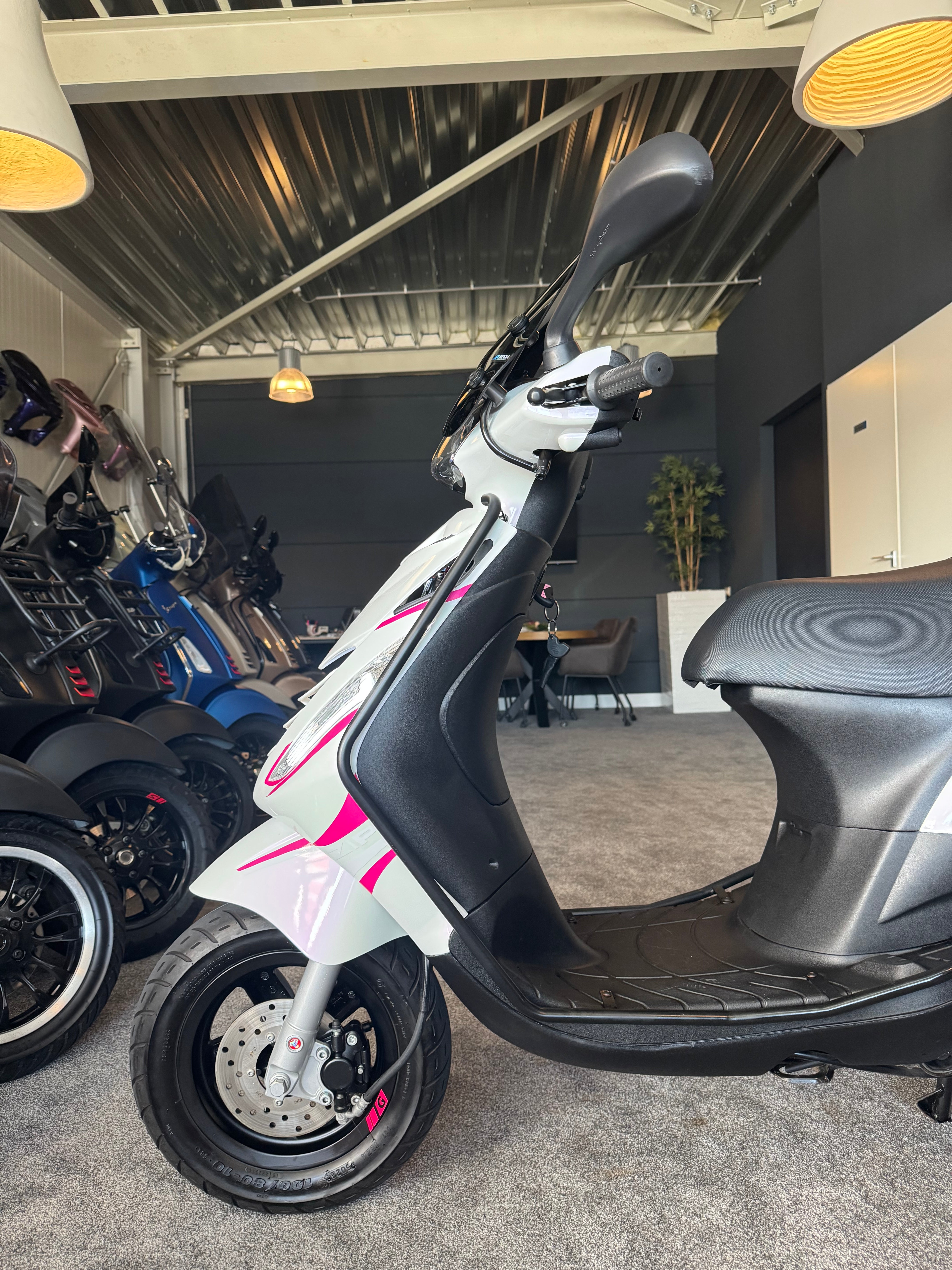 Piaggio Zip 50s | Custom | Full option | Brom | Garantie