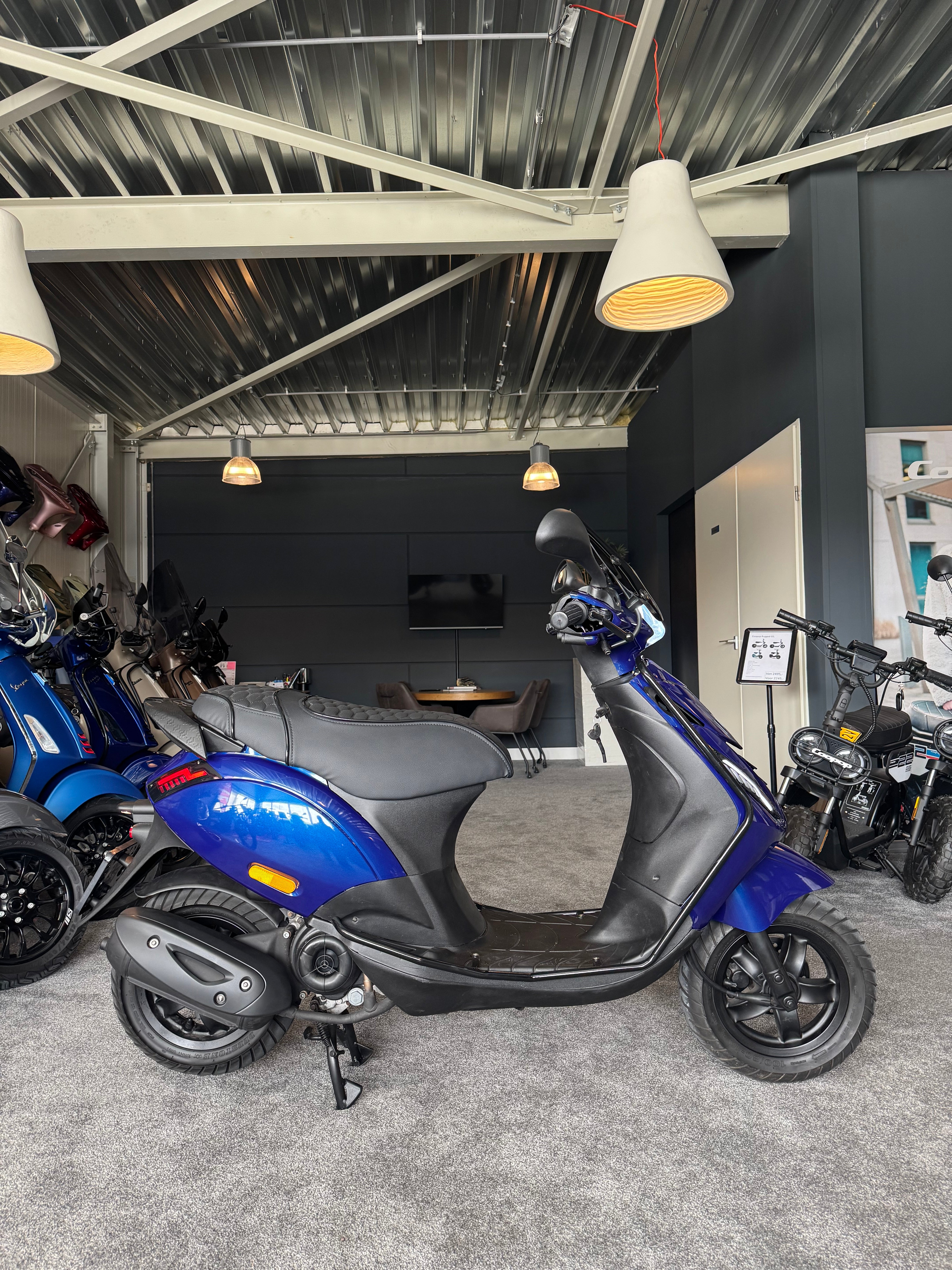 Piaggio Zip | Full option | Custom | Brom | Garantie |