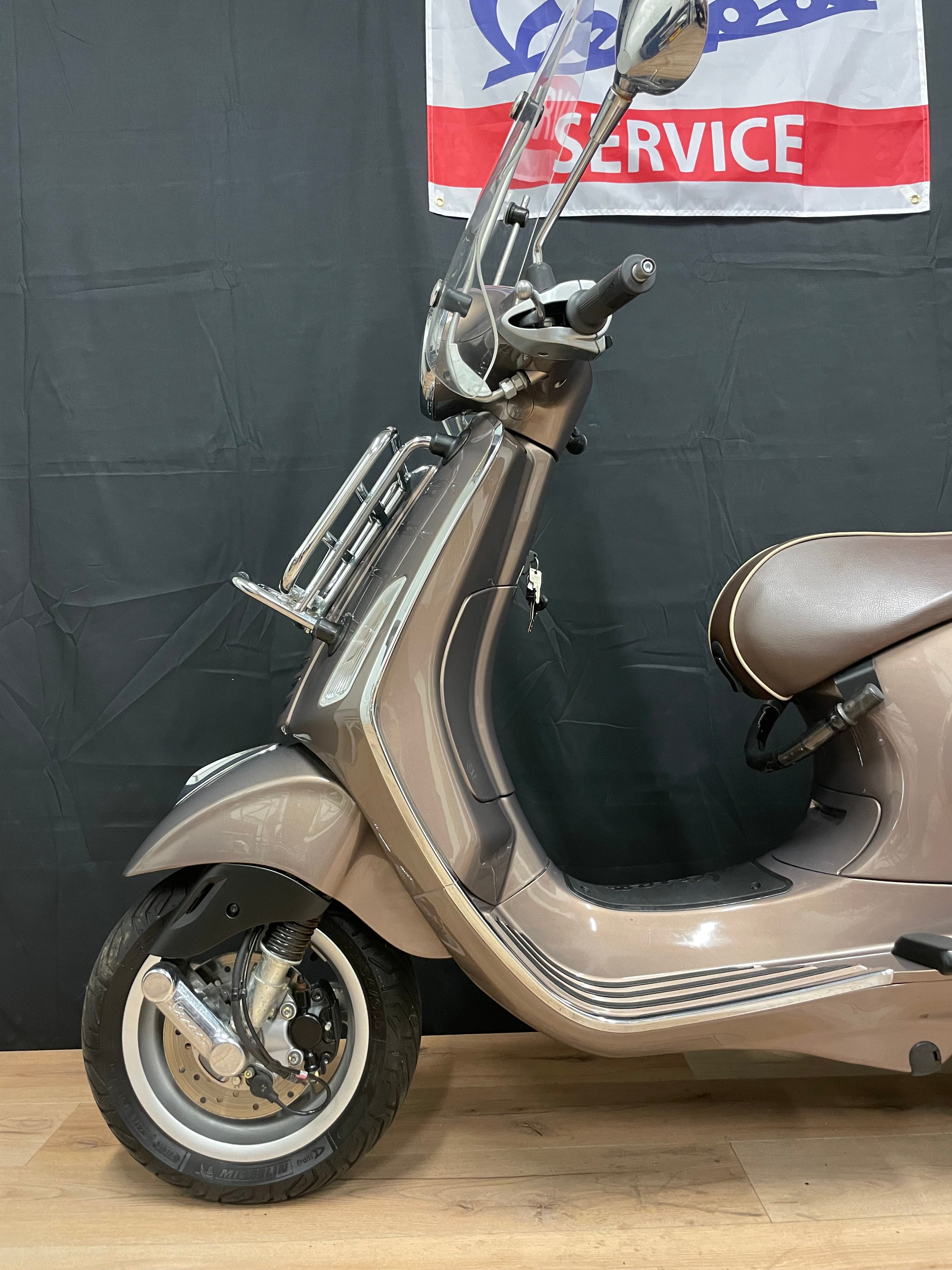 Vespa Primavera 50 - 4800km - Zeer nette staat - Garantie