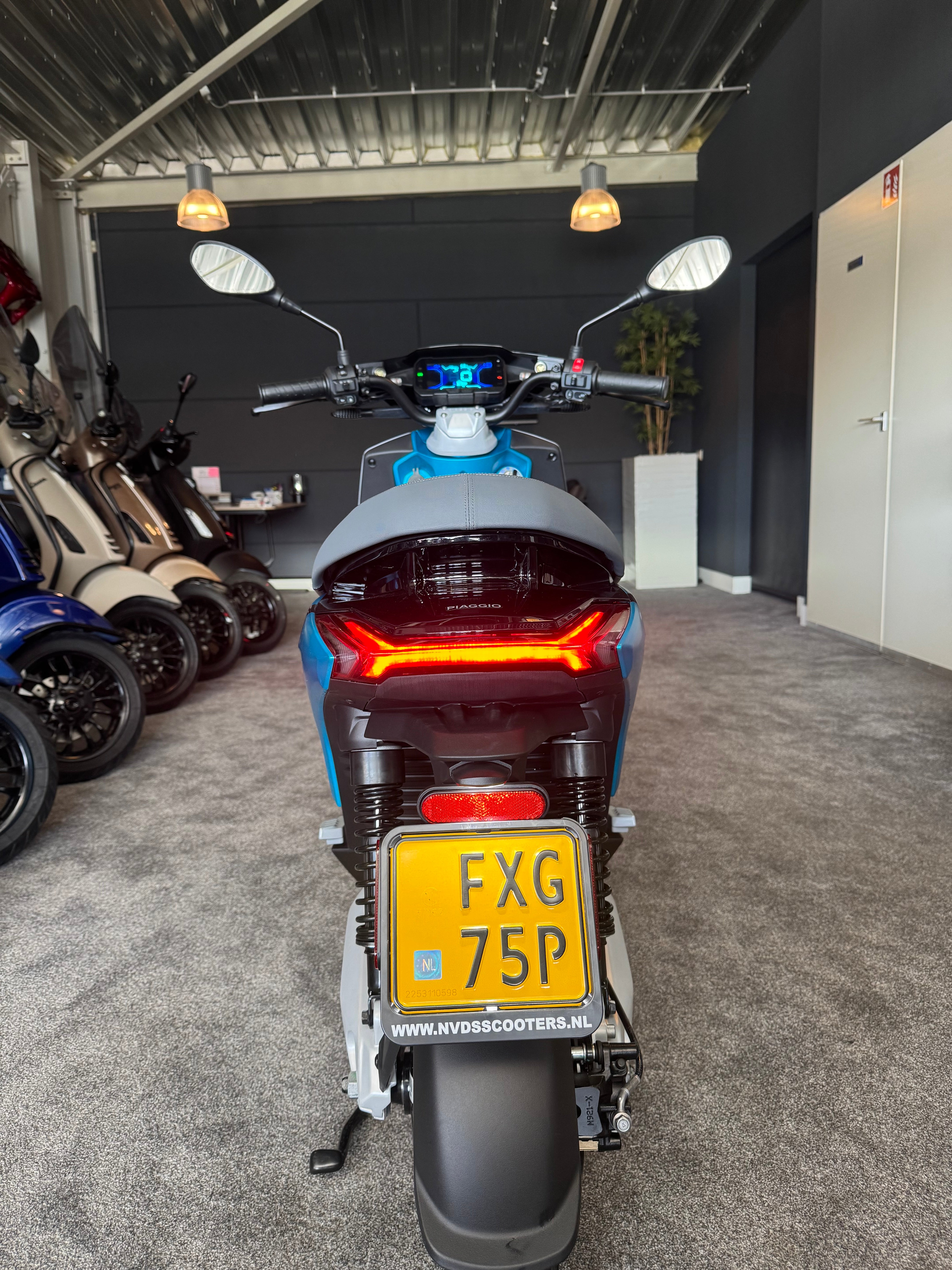 Piaggio One Elektrische Scooter - Nieuw - Artic MIX