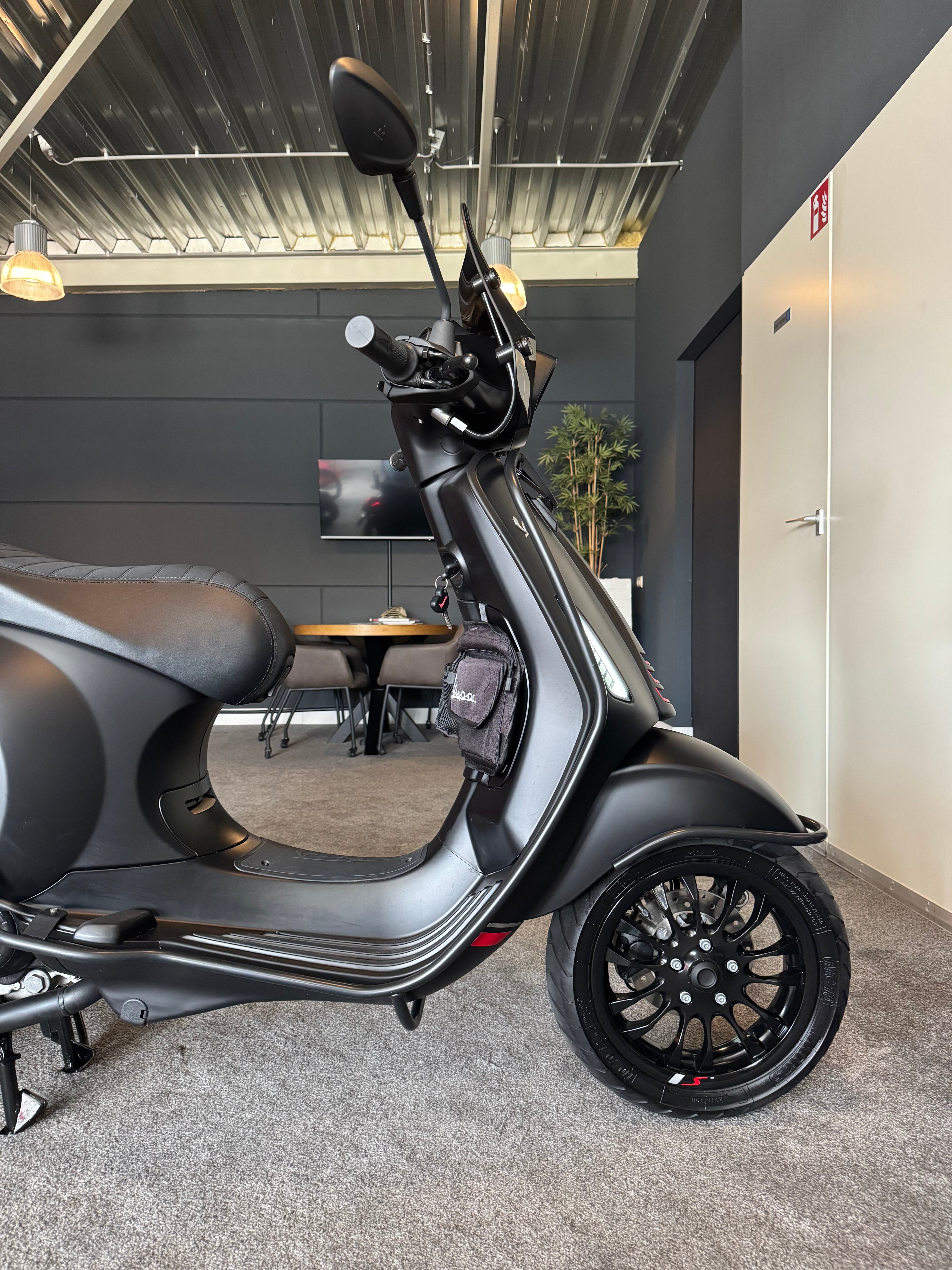 Vespa Sprint 50s | 2023 | Full option | 1e eig| Brom | Garantie