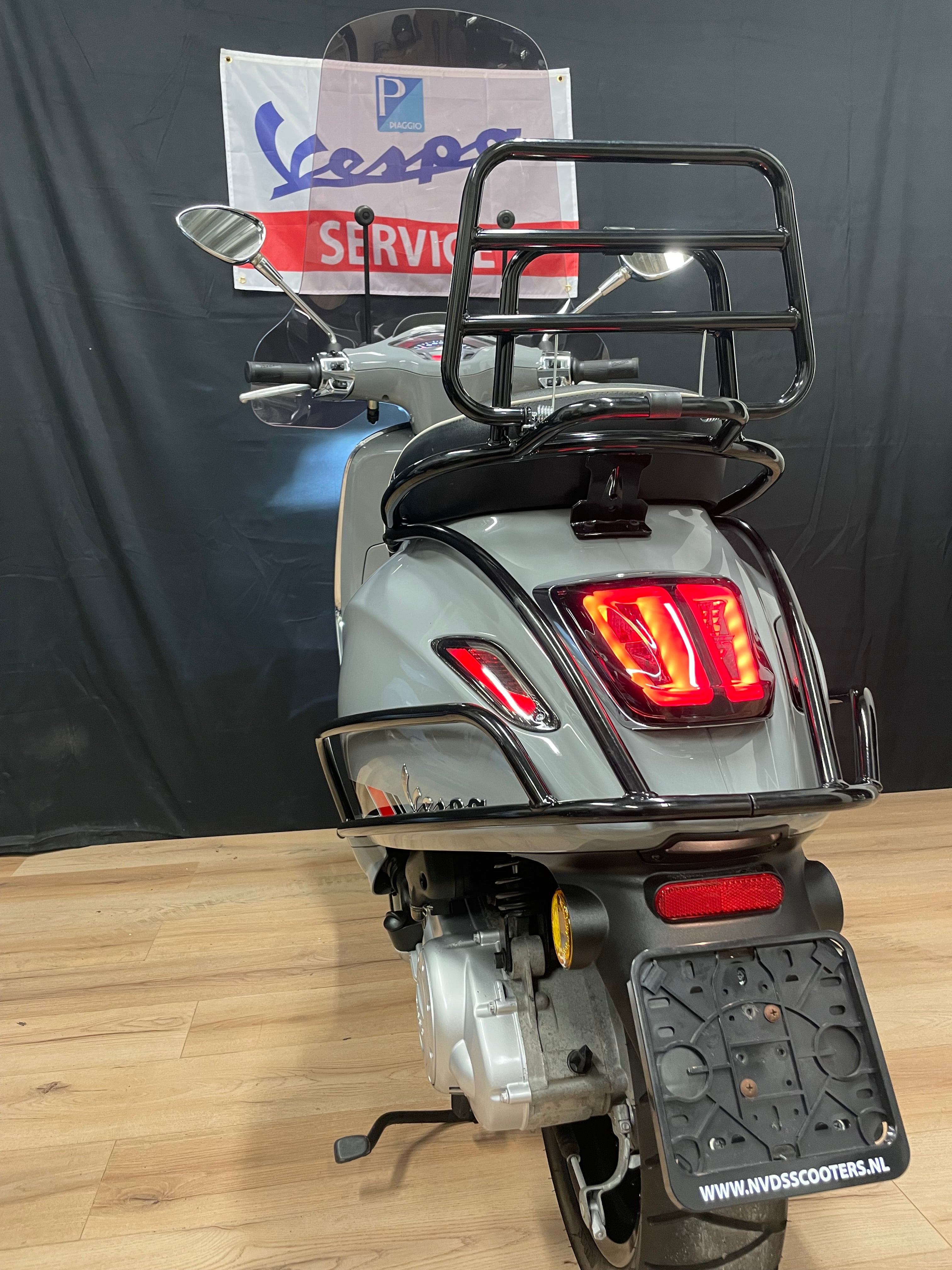 Vespa sprint 50S | Nieuwstaat | 1900km | Full option | IGET