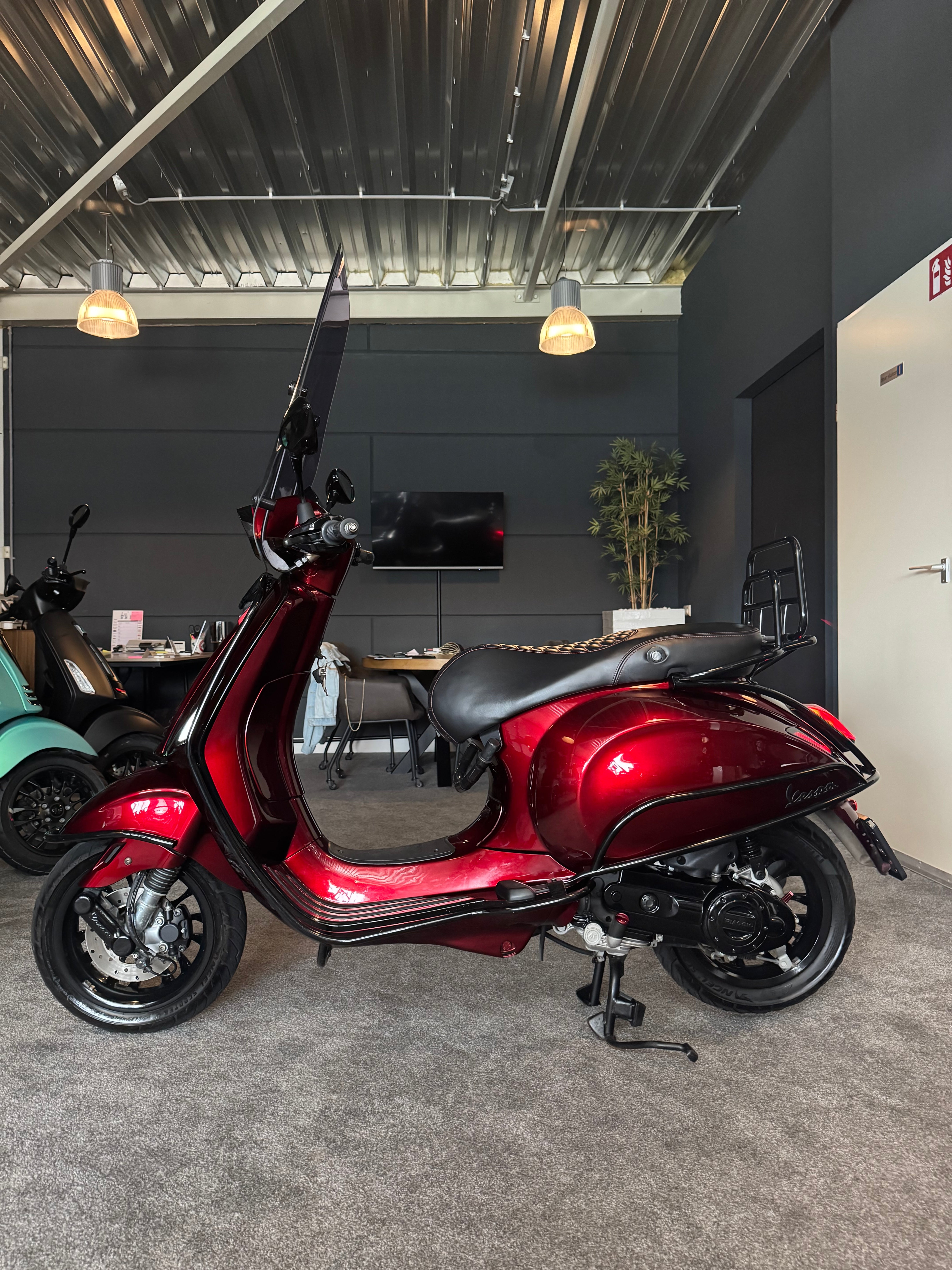 Vespa Sprint 50S | Custom | Full option | 1e eigenaar | Garantie