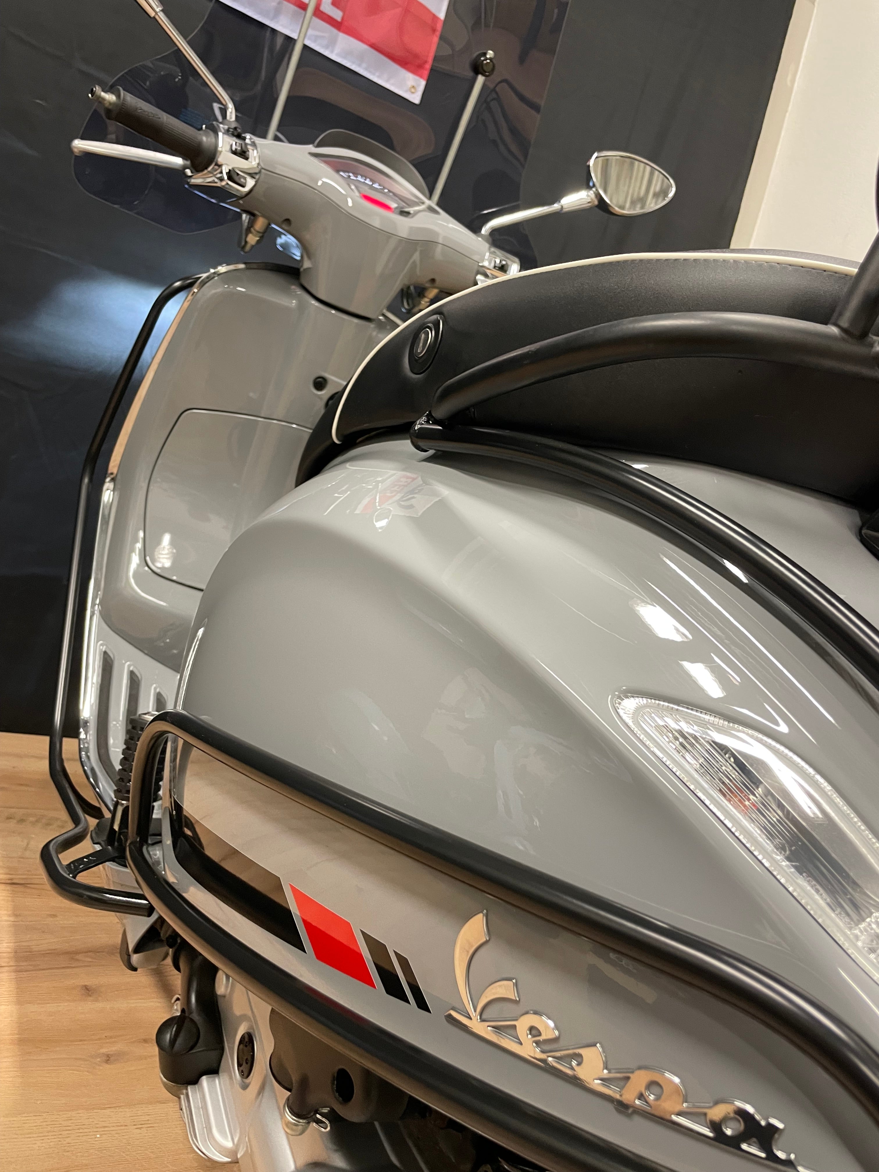 Vespa sprint 50S | Nieuwstaat | IGET | Garantie | Brom/Snor