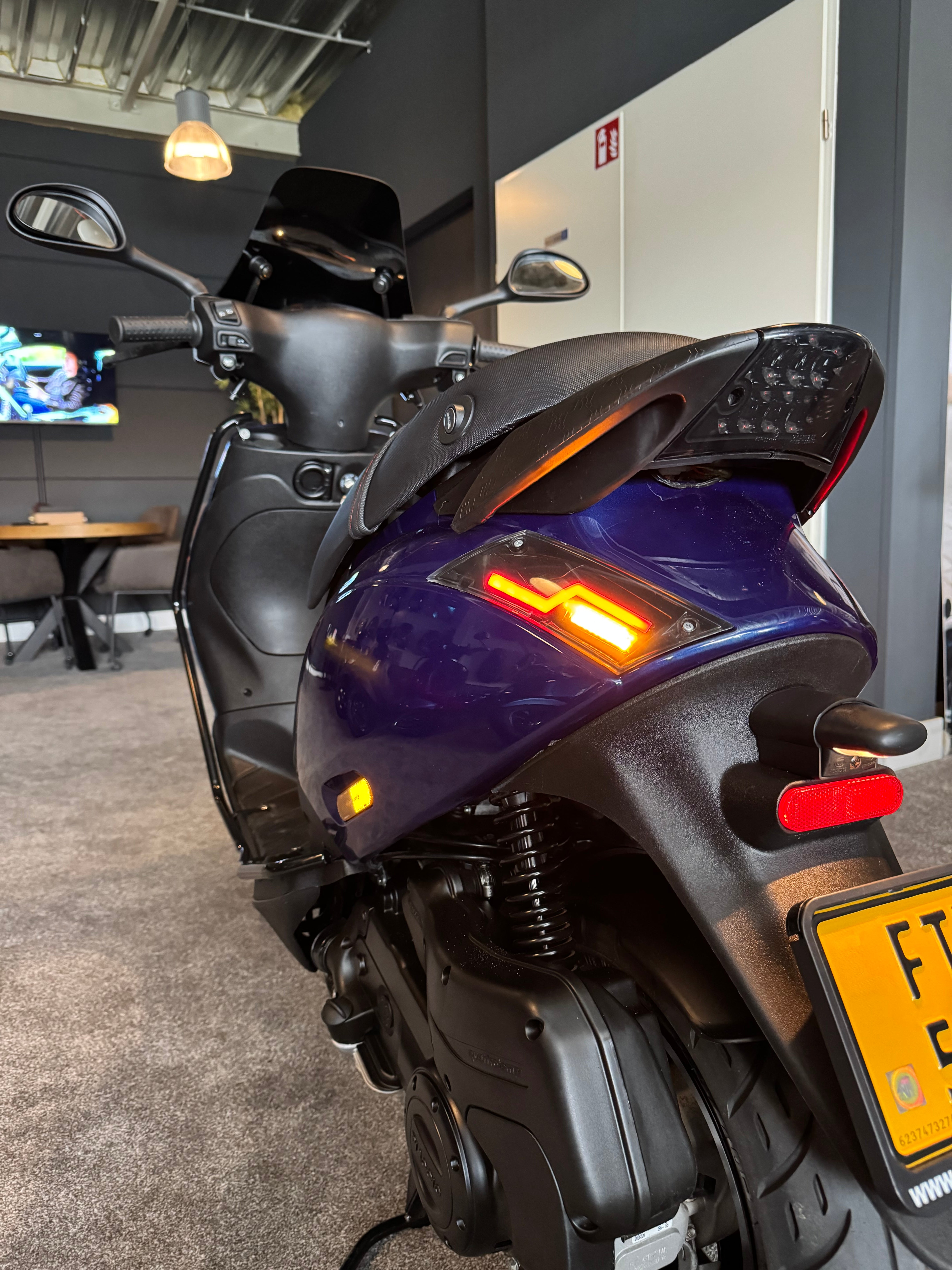 Piaggio Zip 50s |  Custom | Full Option | Brom | Nieuwstaat