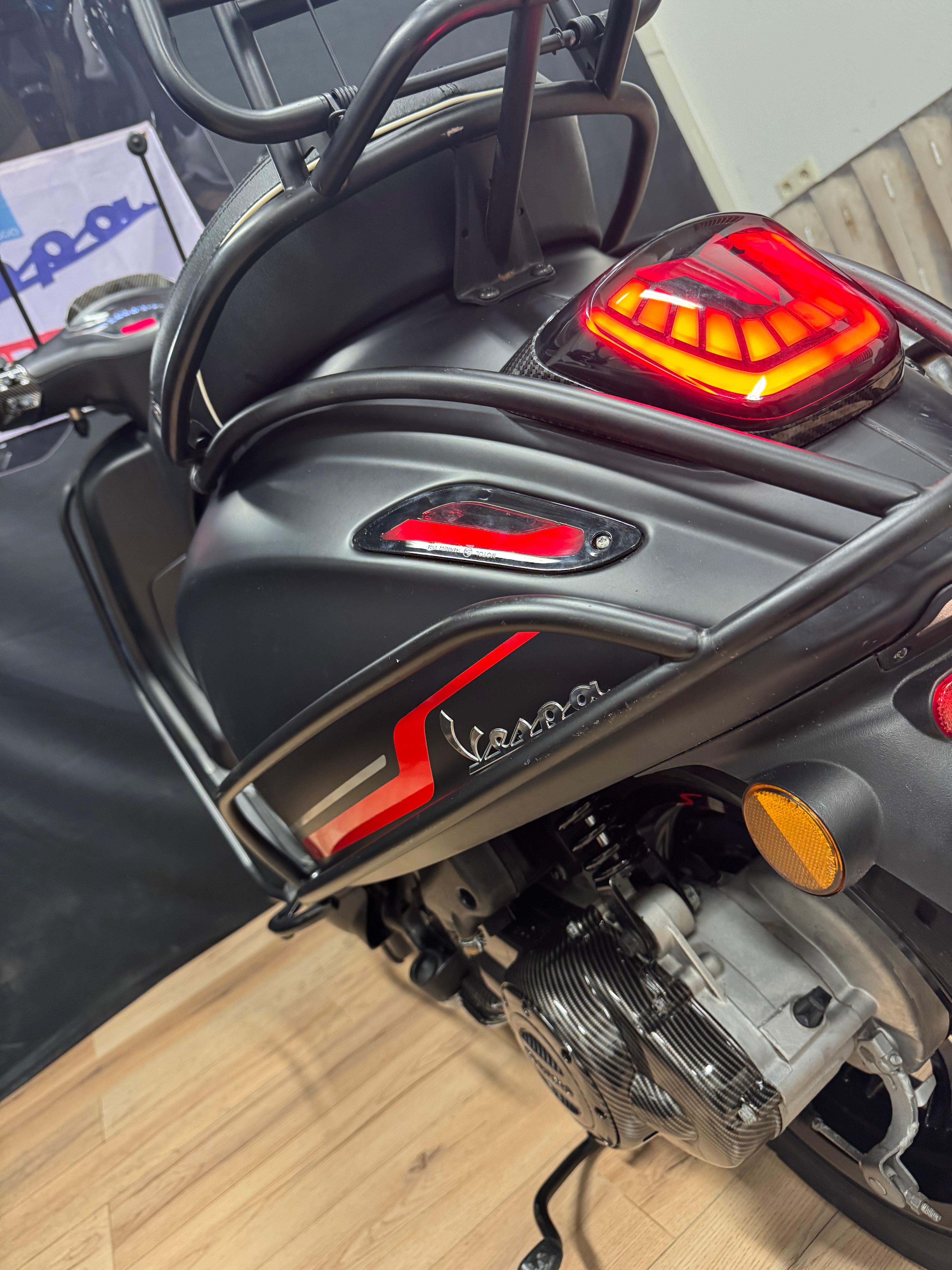 Vespa sprint 50s | Full option | Carbon | Garantie | Brom