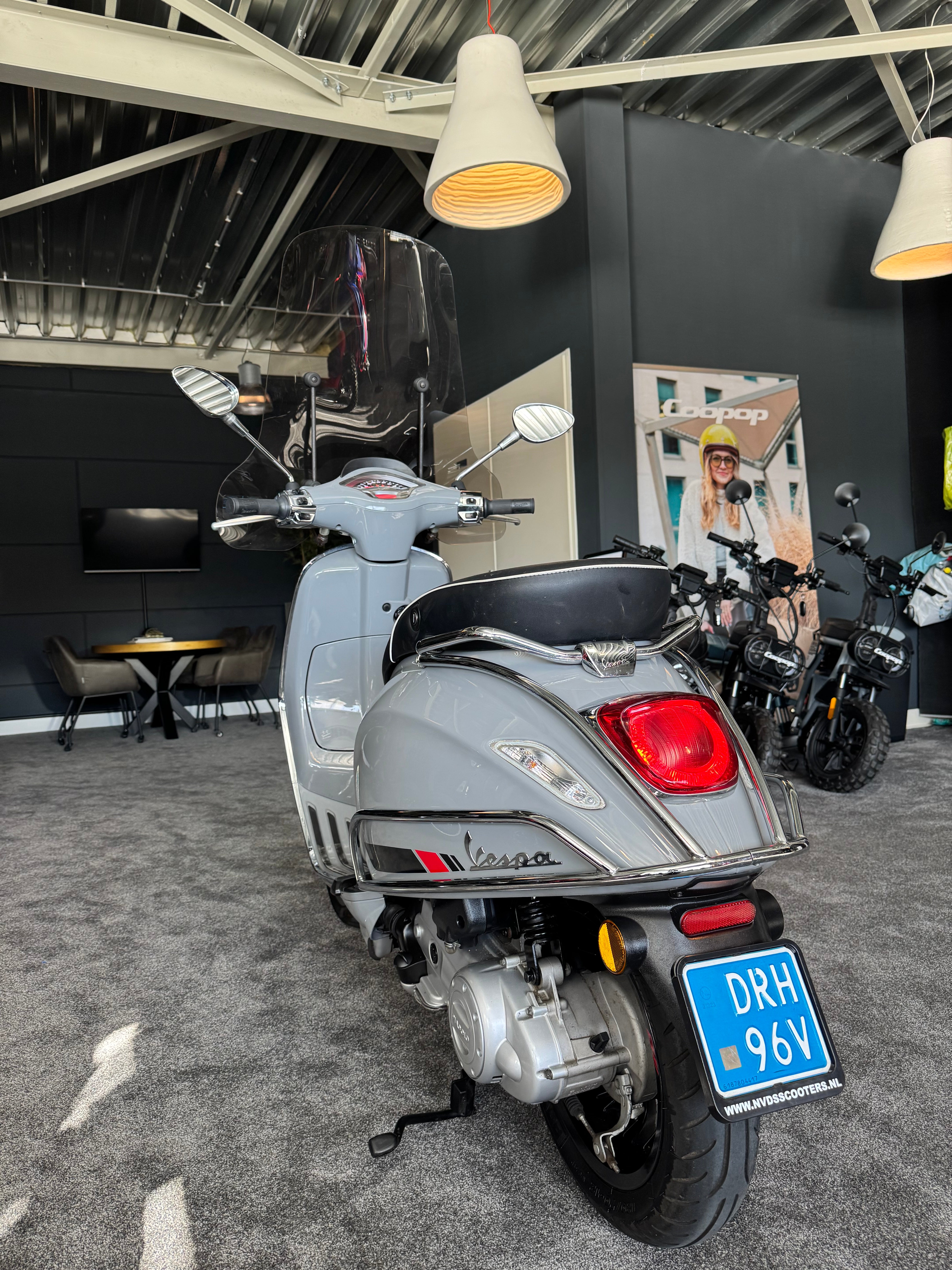 Vespa sprint 50s | Nardo | Garantie | Dealer onderhouden