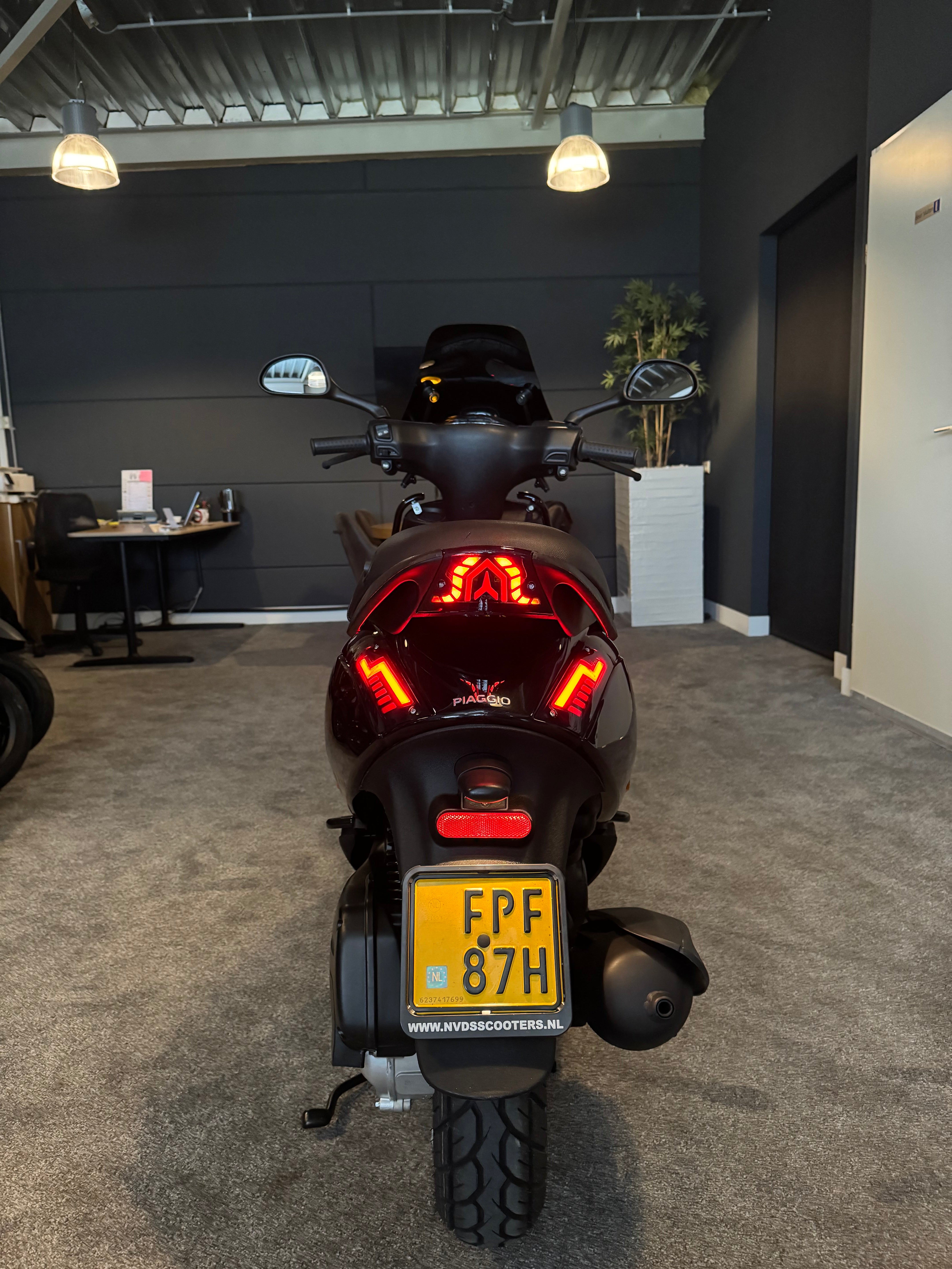 Piaggio Zip 50s | Nieuwstaat | Full option | 2024 | Brom