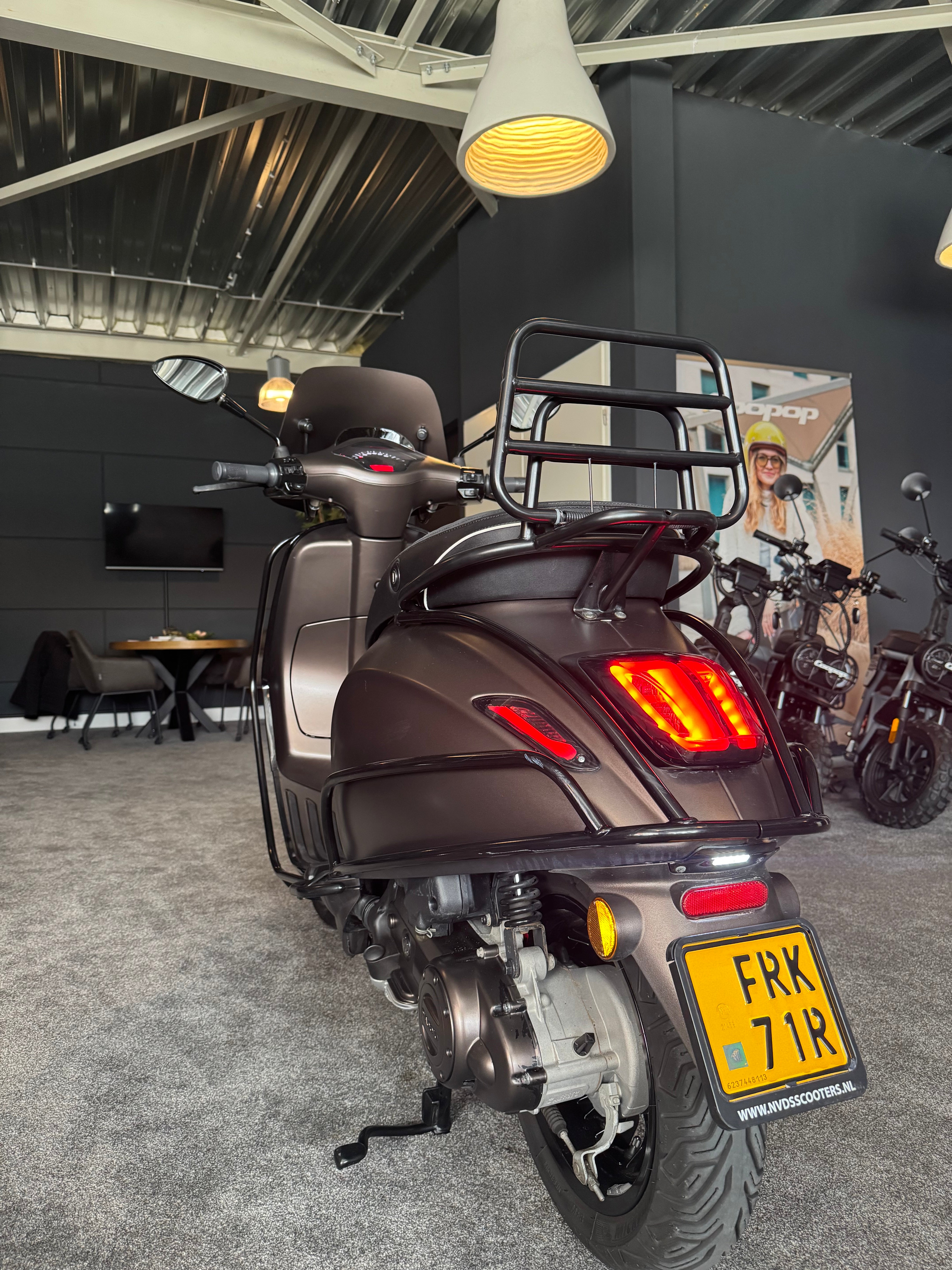 Vespa sprint 50s | Custom | Full option | 2023 | AMG DARK SATIN BROWN