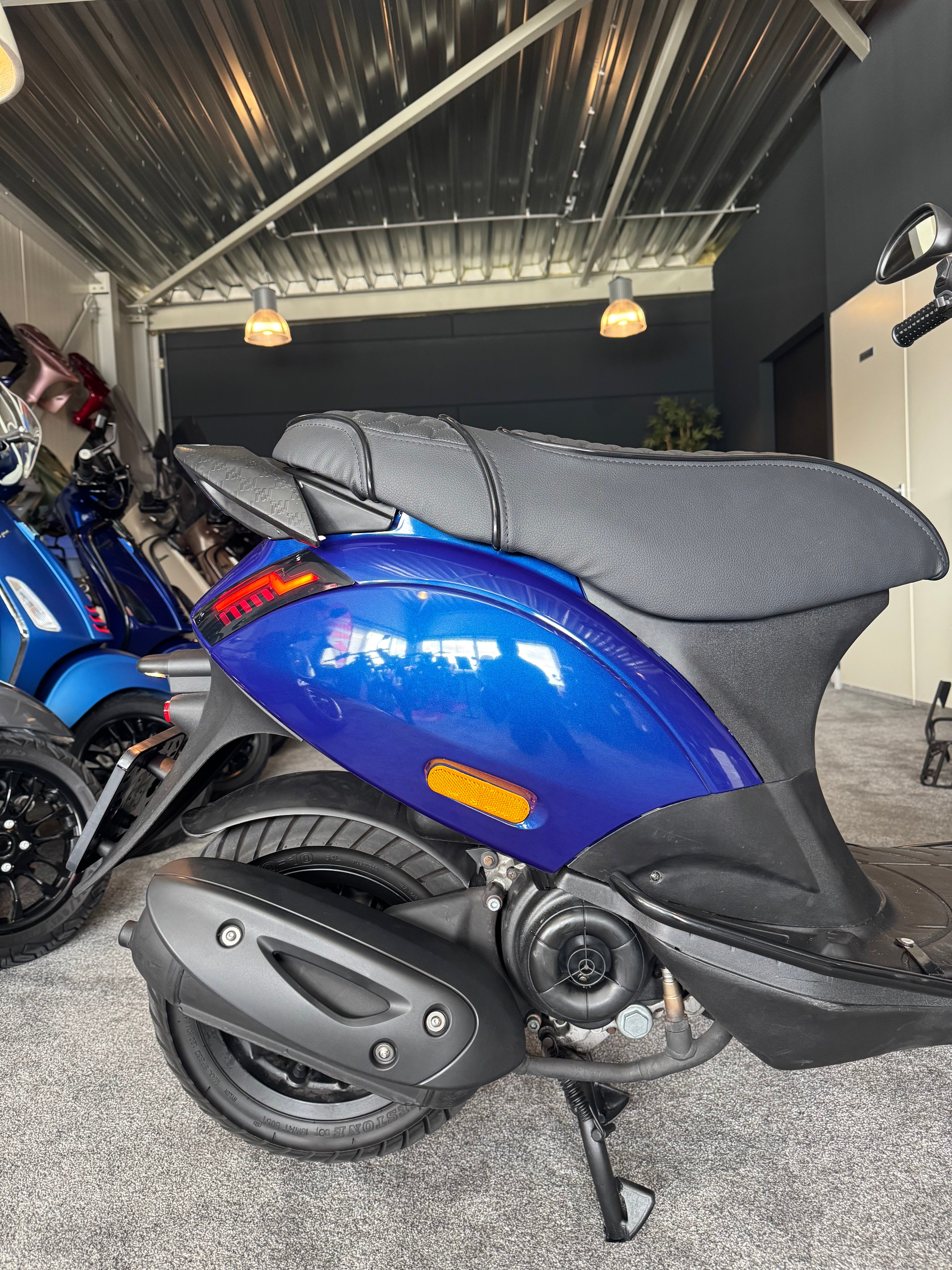 Piaggio Zip | Full option | Custom | Brom | Garantie |