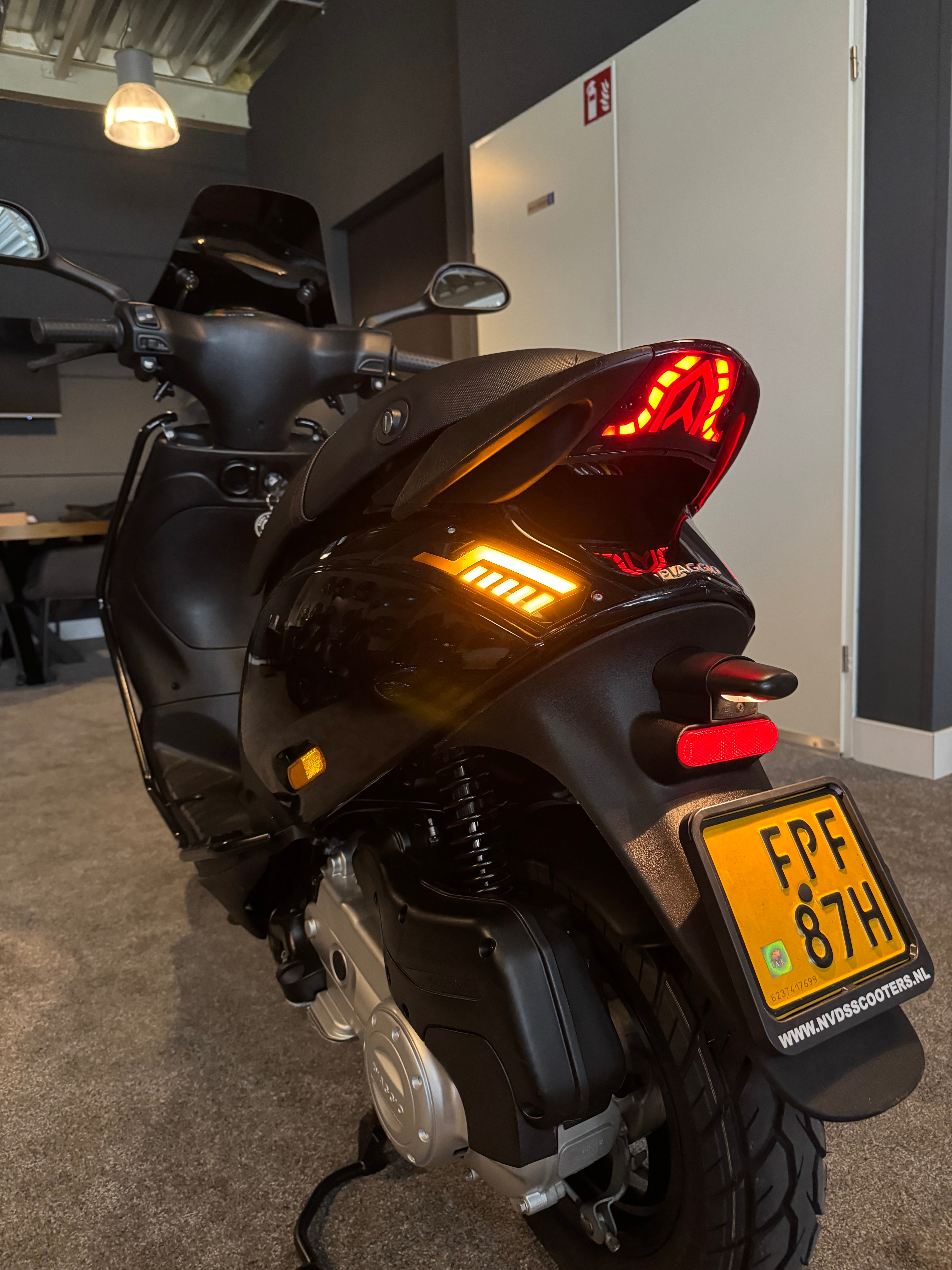 Piaggio Zip 50s | Nieuwstaat | Full option | 2024 | Brom