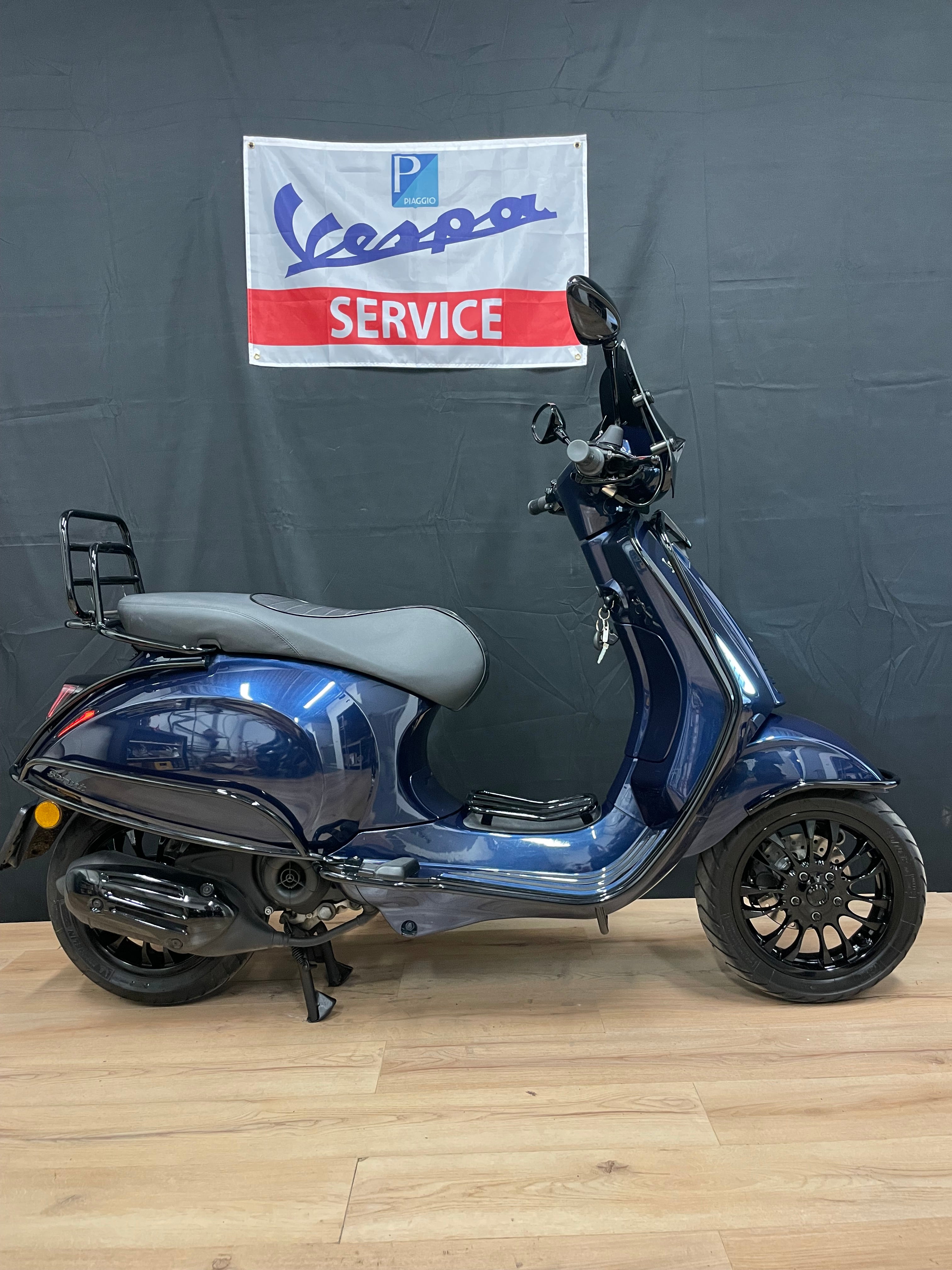 Vespa sprint | Custom - Full option - IGET E4 - 1e eigenaar