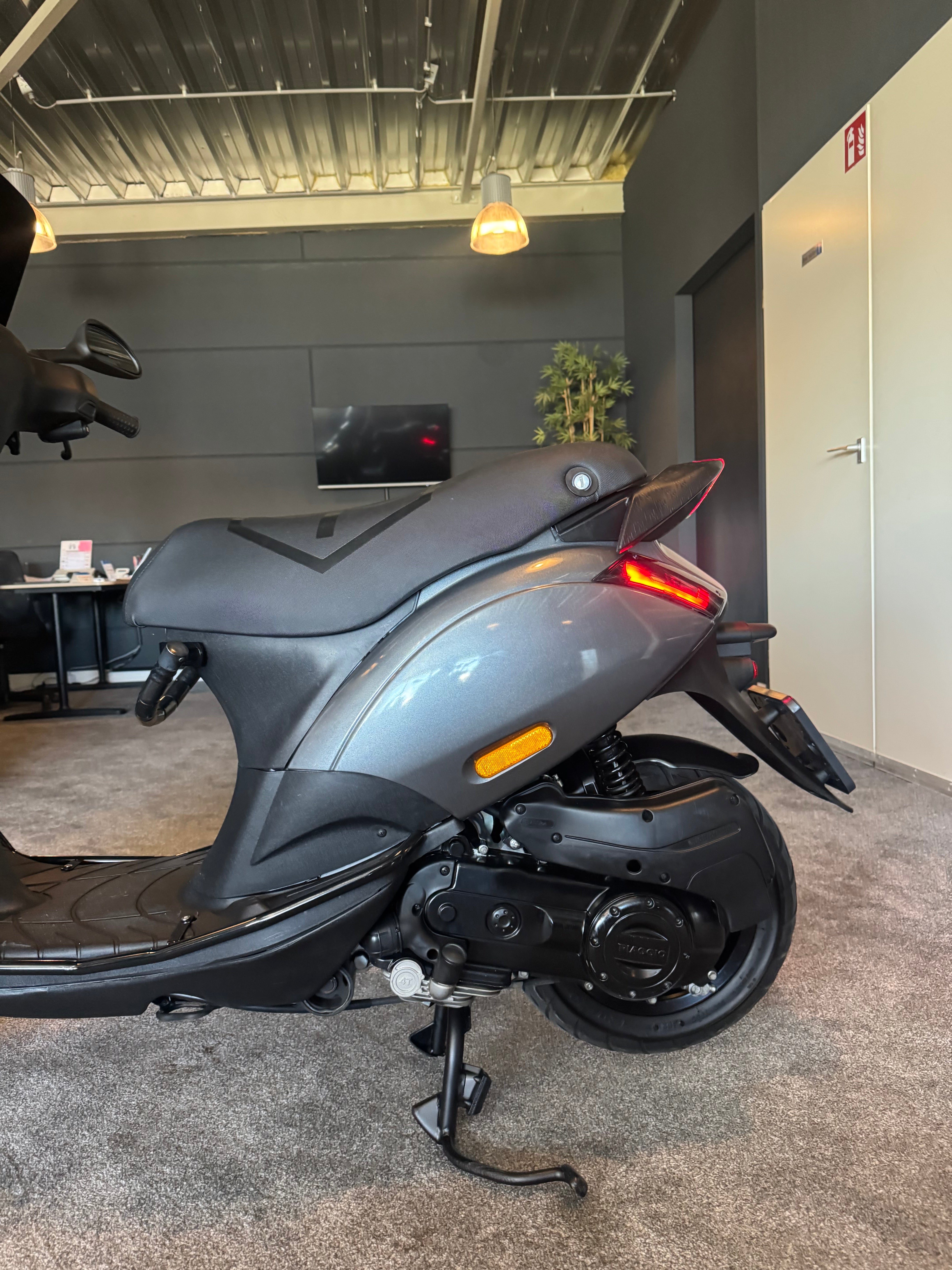 Piaggio Zip 50s | Full option | Brom | Garantie | Custom