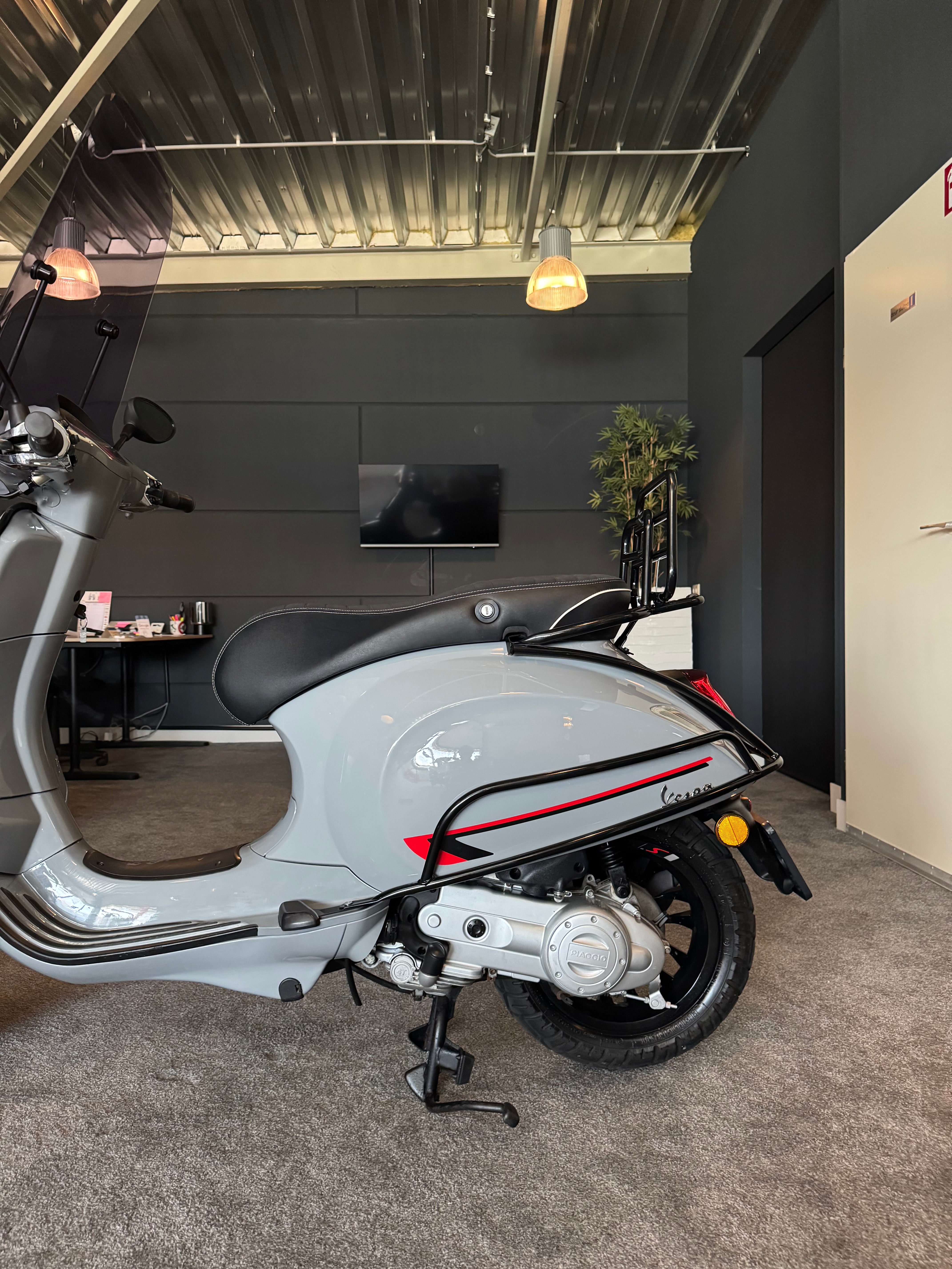 Vespa sprint 50S | Brom | Nardo grijs | Garantie | Nette staat
