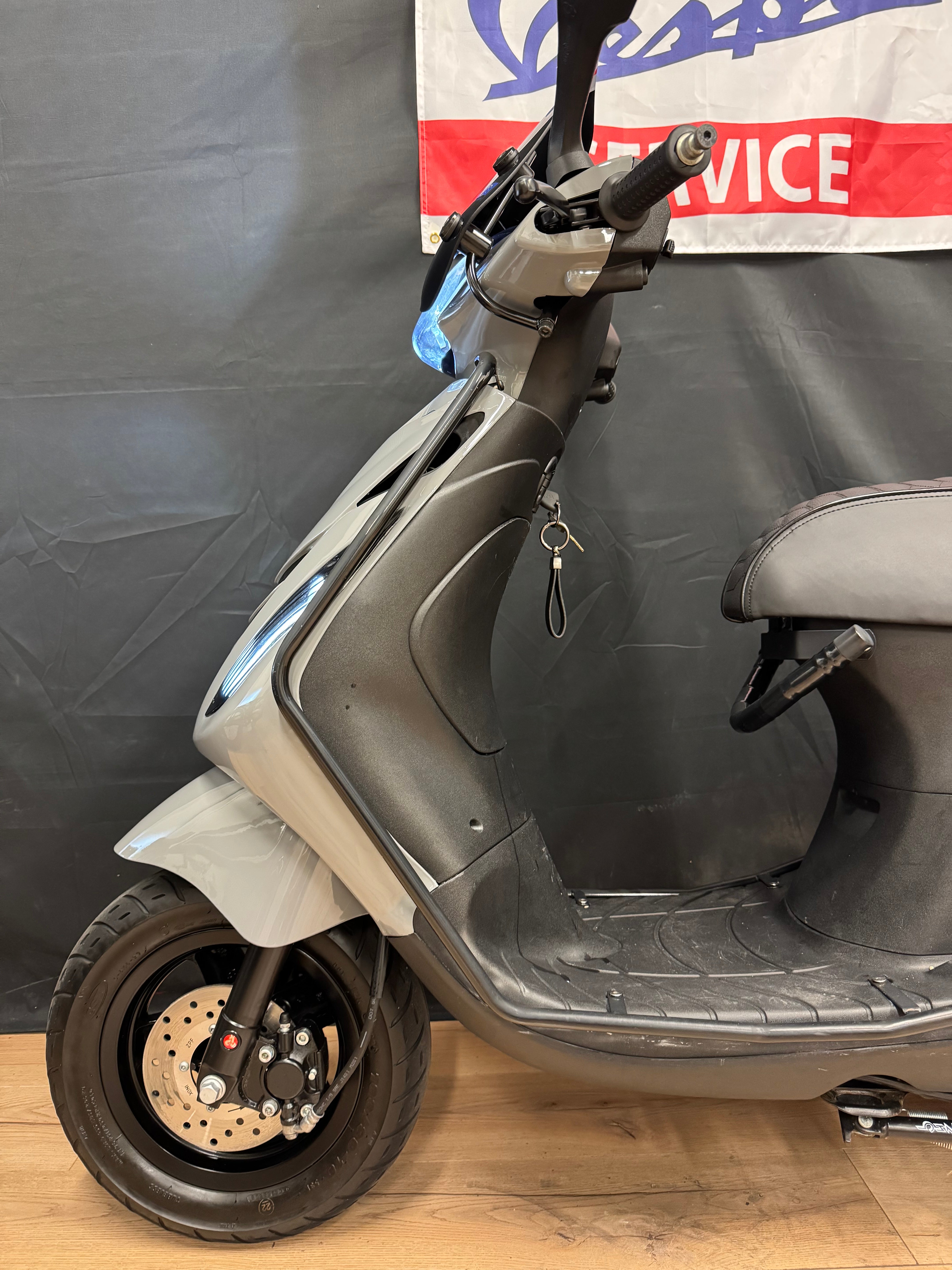 Piaggio Zip 50s | Nieuwstaat | Full option | Custom | Brom