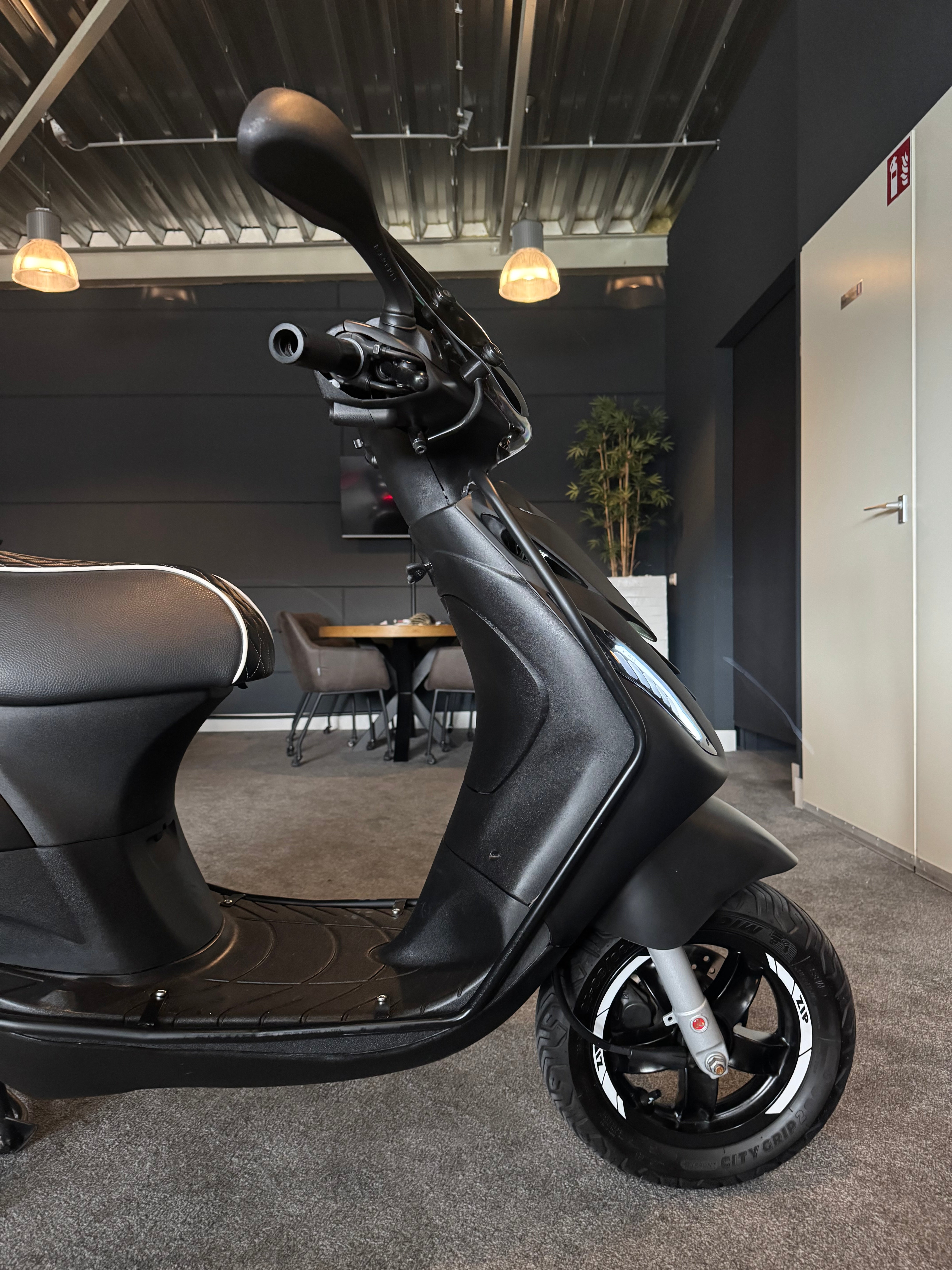 Piaggio Zip 50S | Full option | 2024 | Brom | Garantie