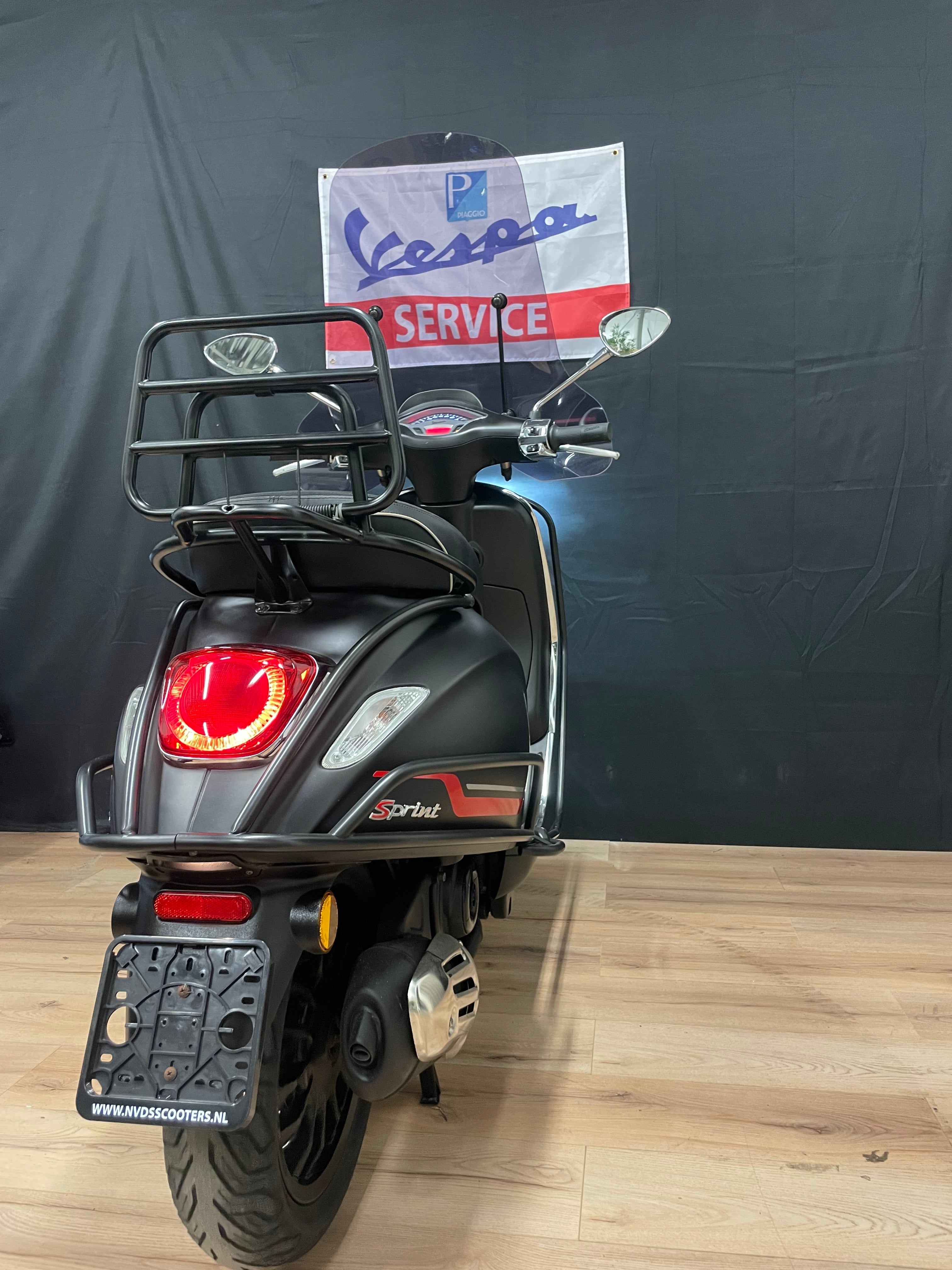 Vespa sprint 50S | Nieuwstaat | Garantie | Iget | option