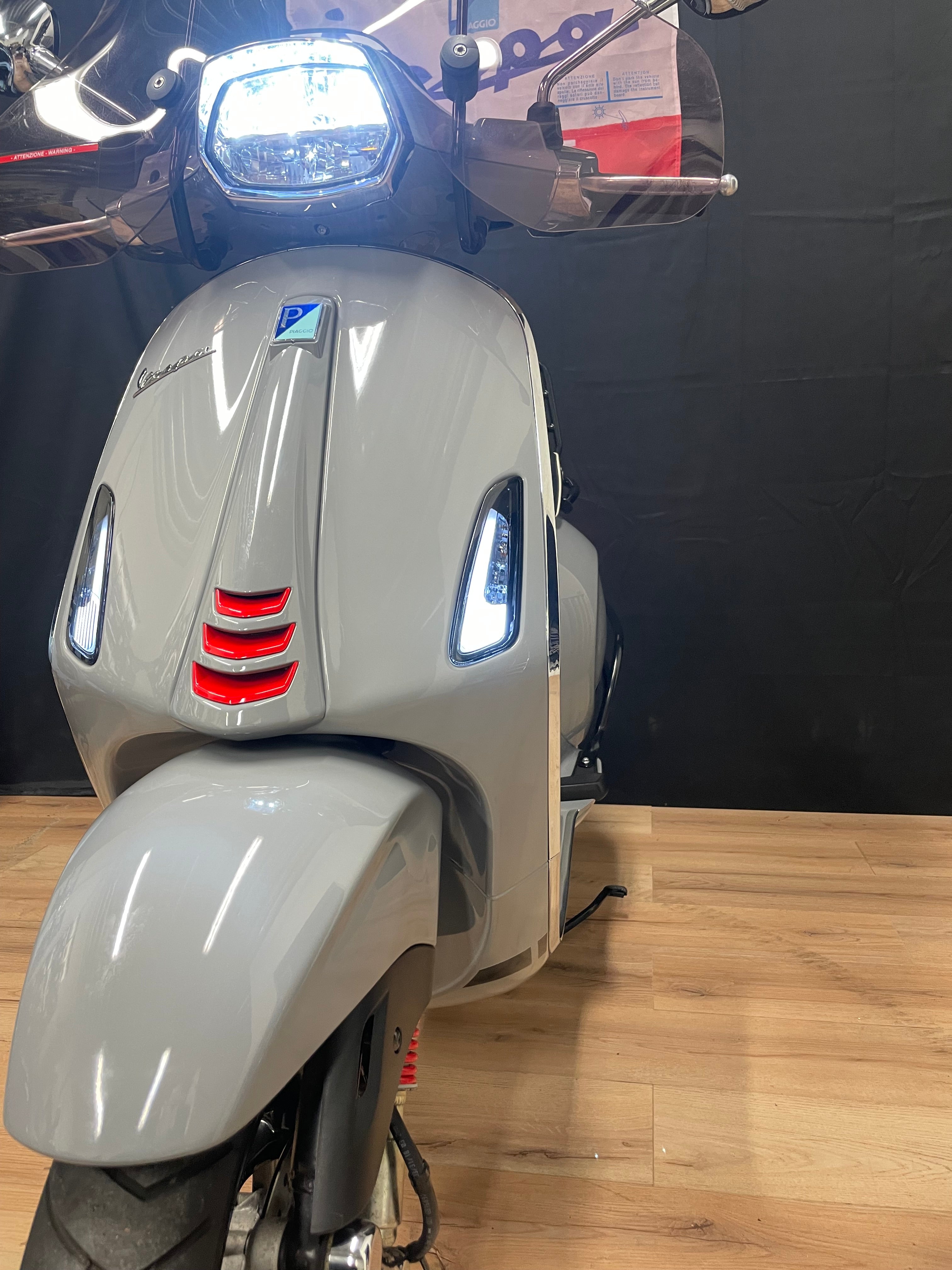 Vespa sprint 50S | Nieuwstaat | 1900km | Full option | IGET
