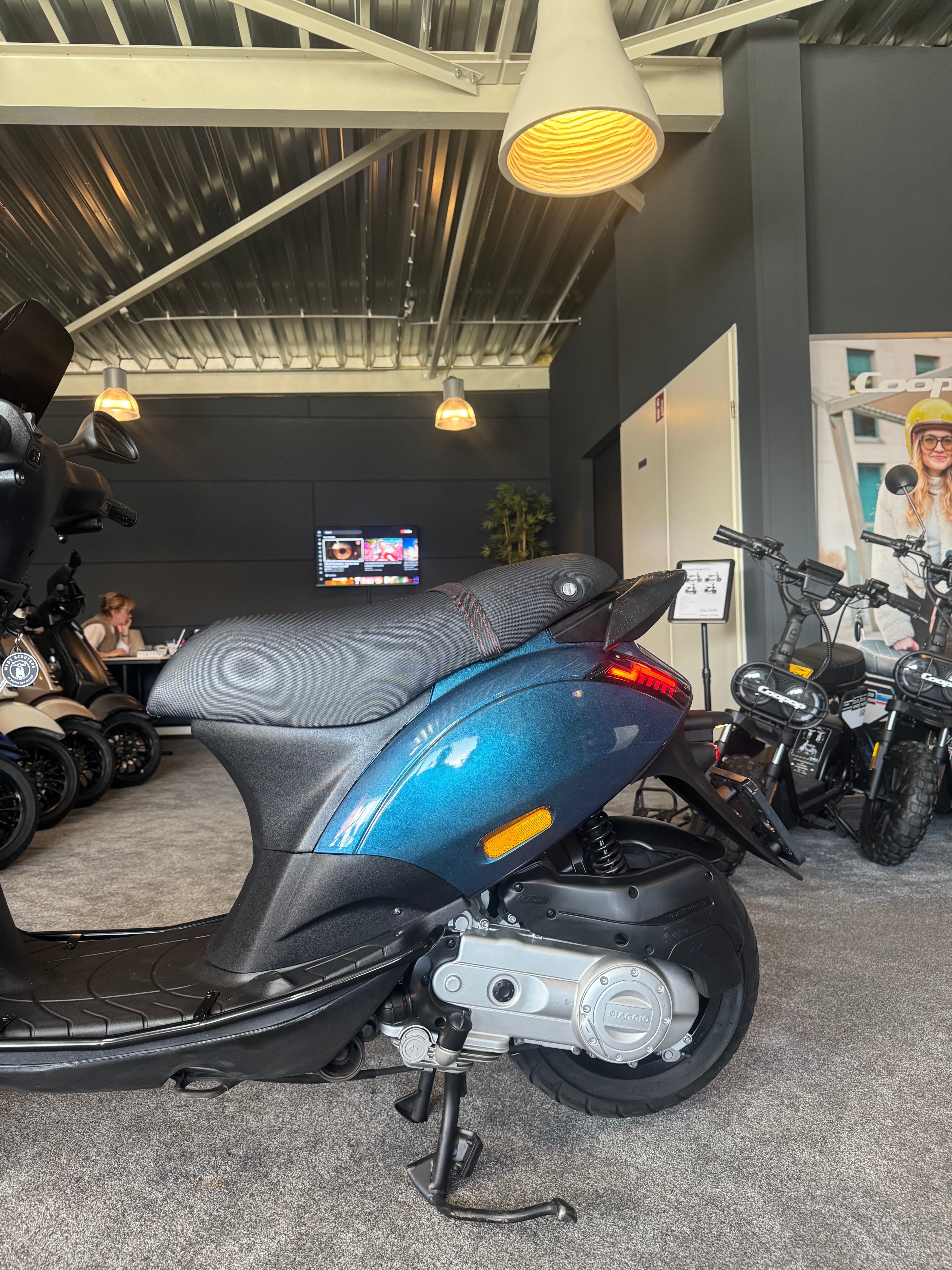 Piaggio Zip 50s | Custom | Brom | Full option | 2025 | Garantie
