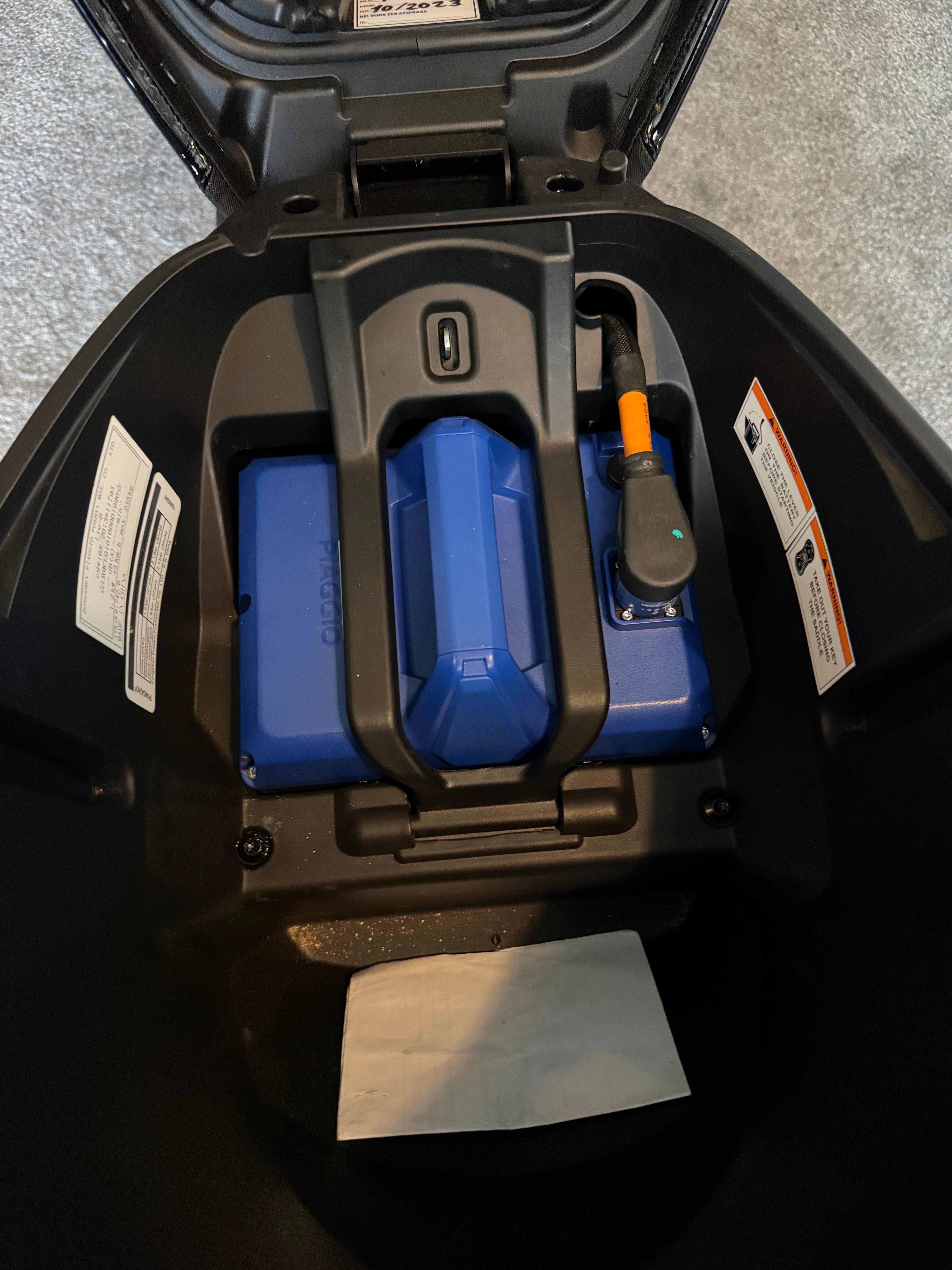 Piaggio one + ( Plus ) | Uniek | 95km bereik | Piaggio Zip
