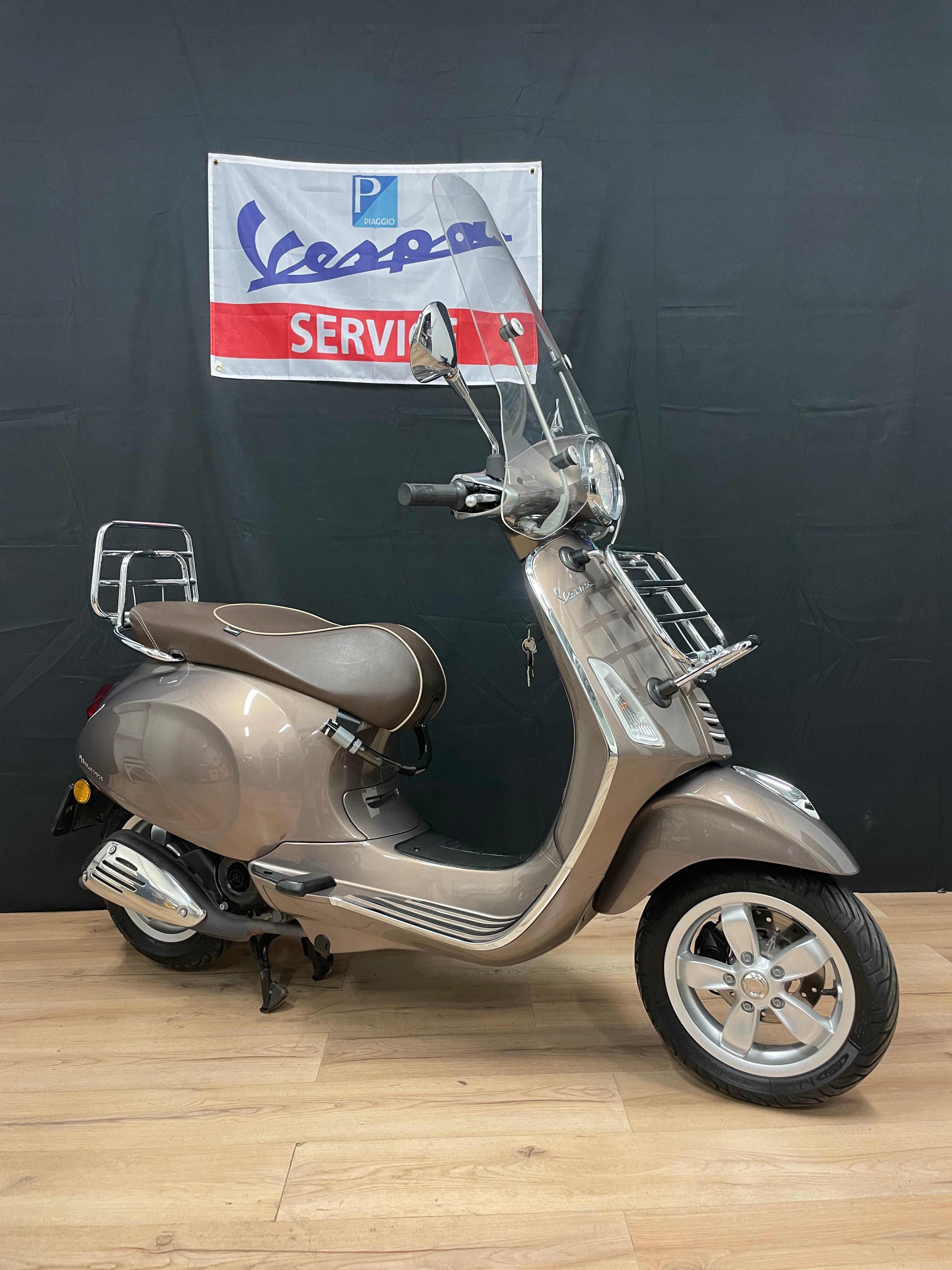 Vespa Primavera 50 - 4800km - Zeer nette staat - Garantie