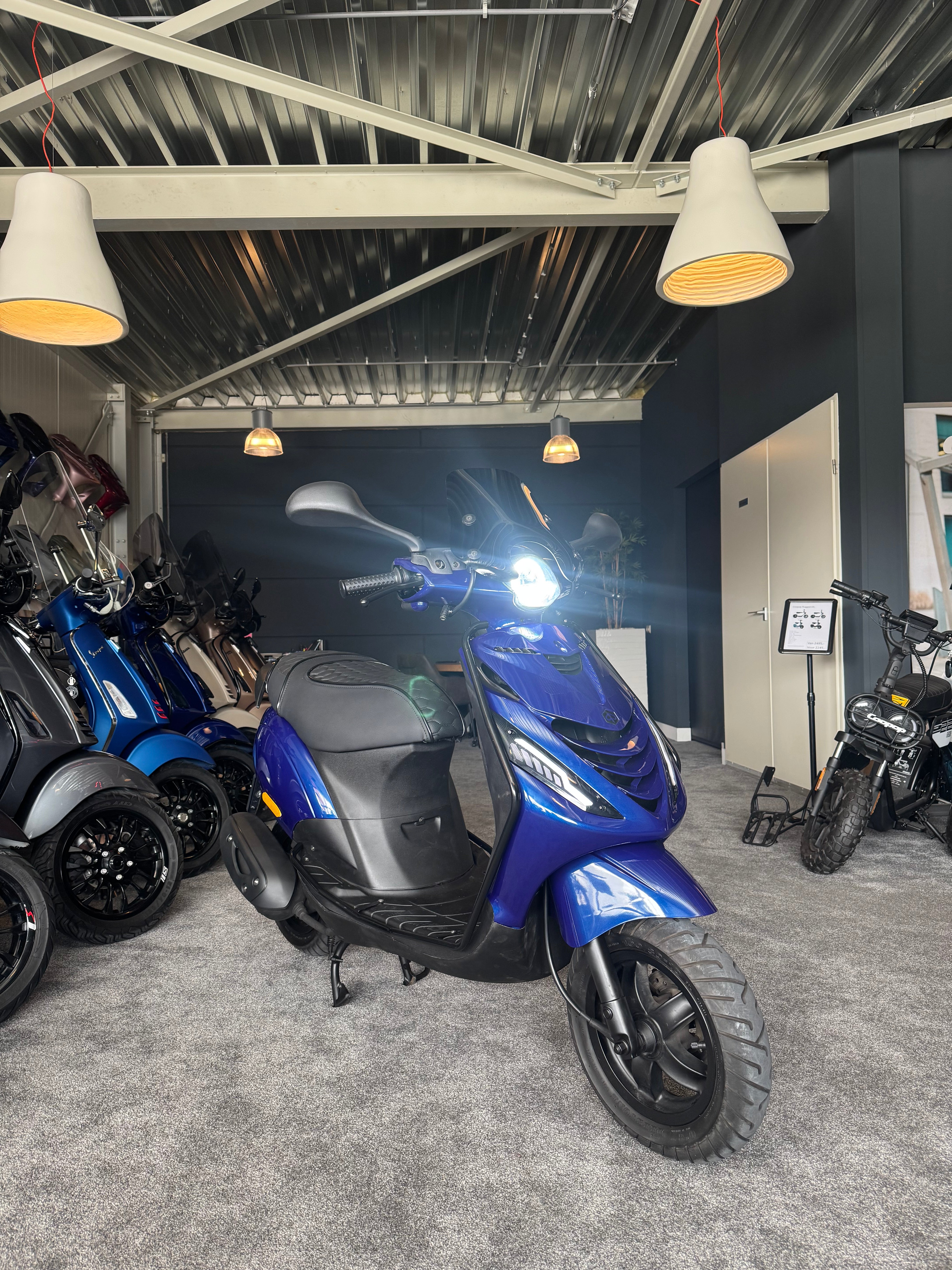 Piaggio Zip | Full option | Custom | Brom | Garantie |