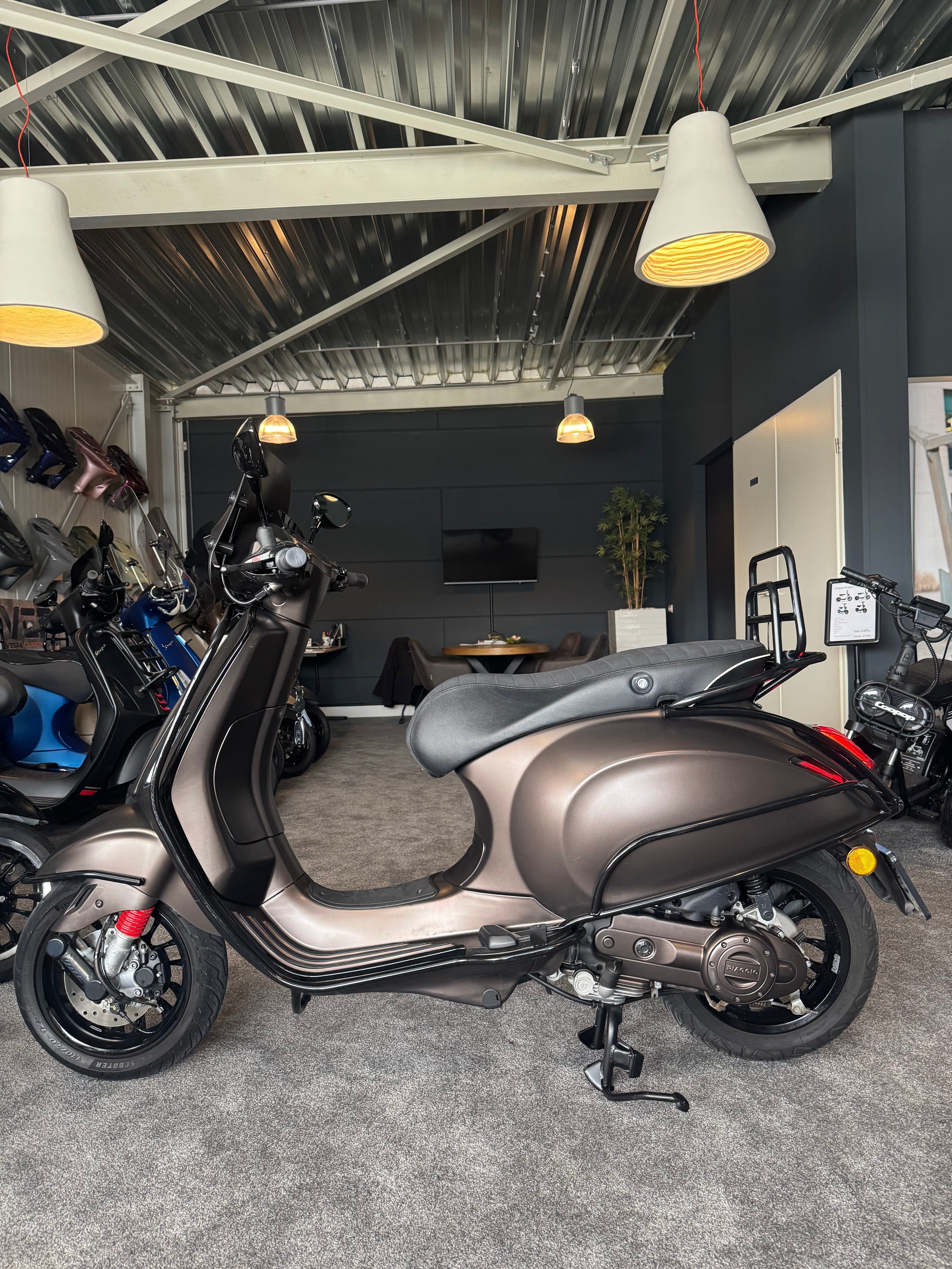 Vespa sprint 50s | Custom | Full option | 2023 | AMG DARK SATIN BROWN