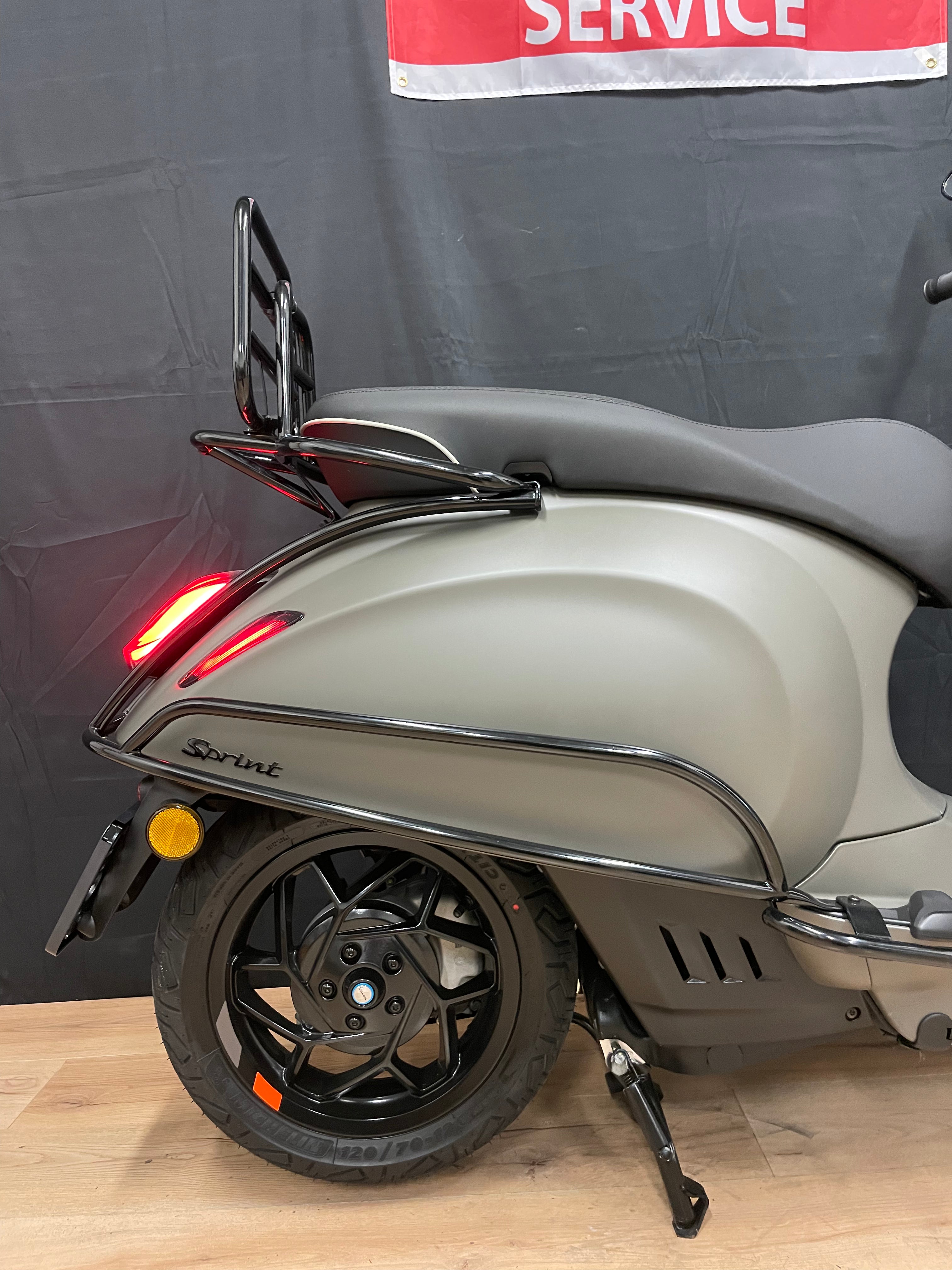 Vespa sprint Elettrica | Custom | Full option | Nieuw | 0 KM