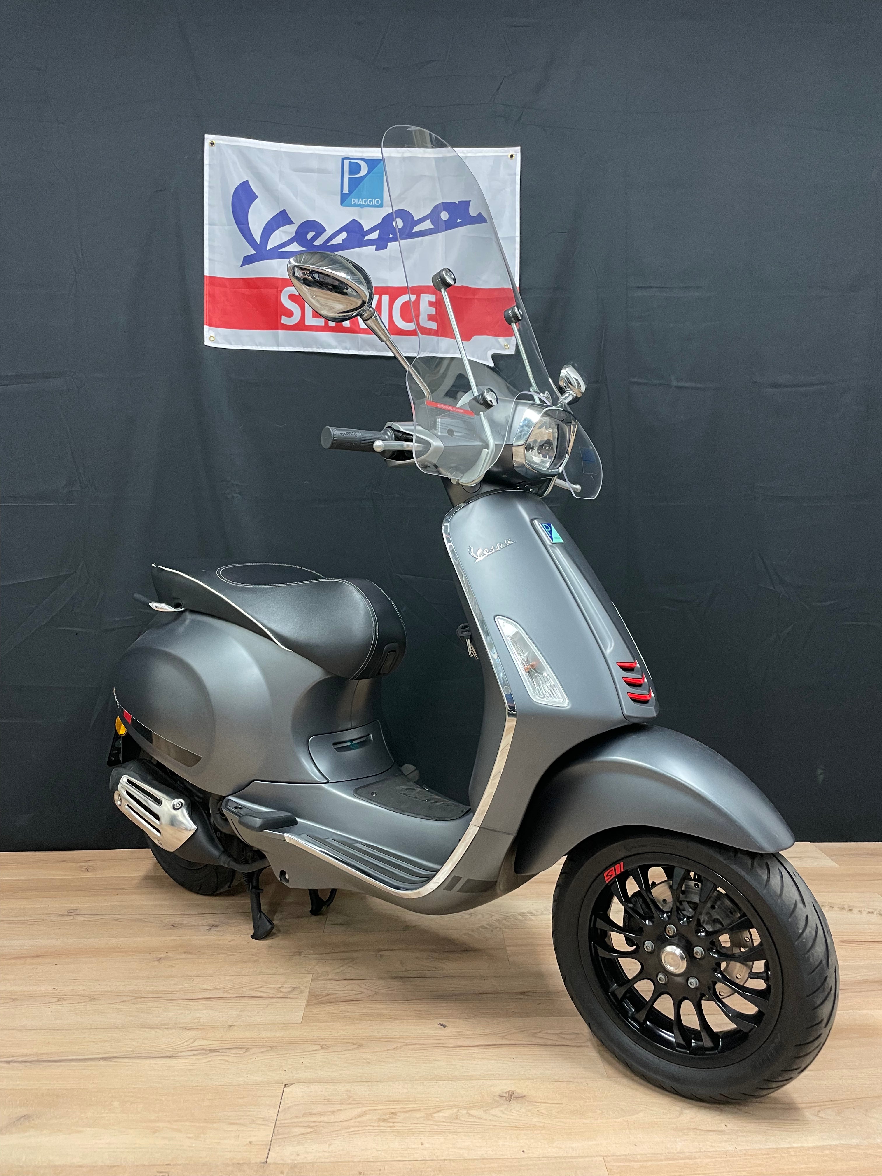 Vespa sprint | IGET | 2018 | 1e eigenaar | Snor / Brom